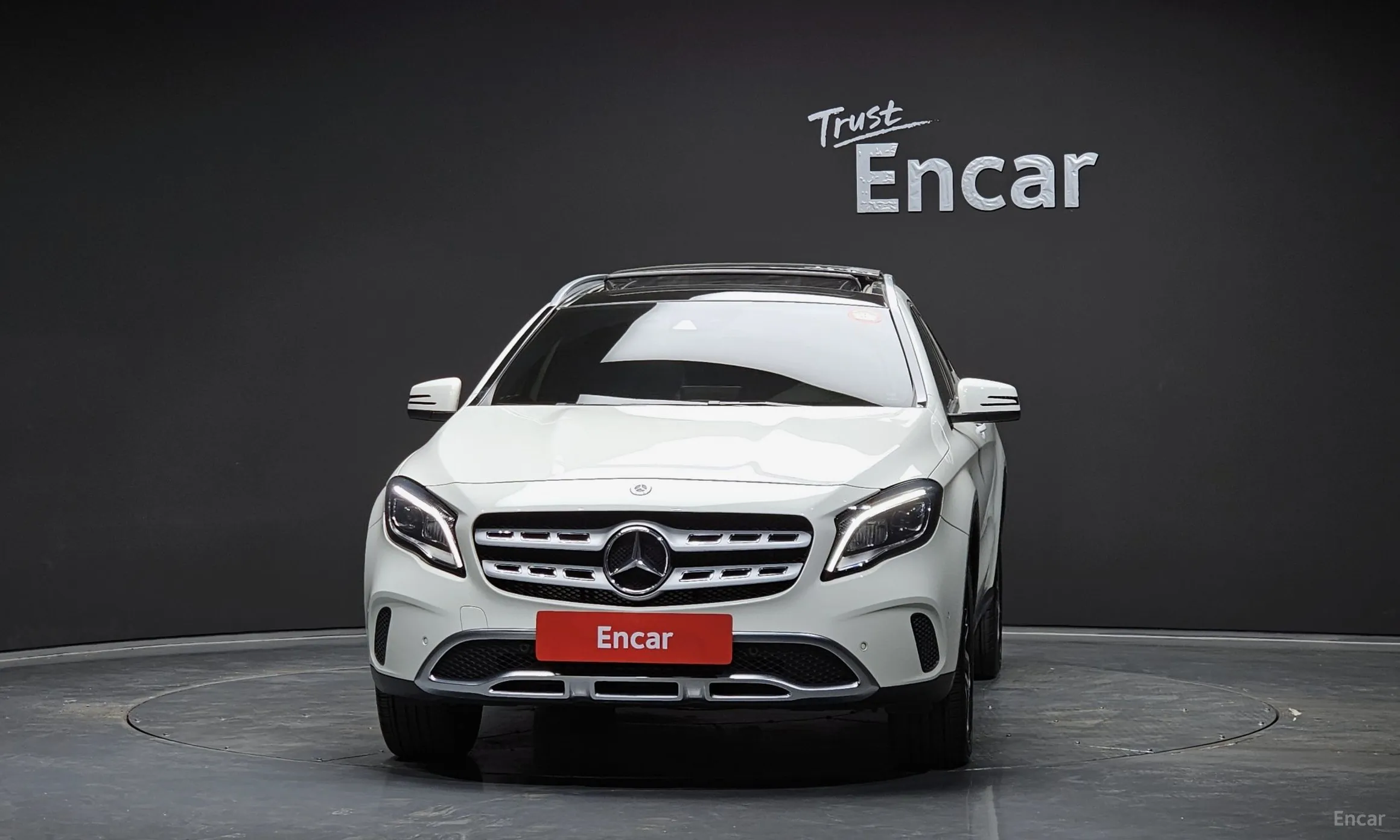 Mercedes Benz GLA-Class X156