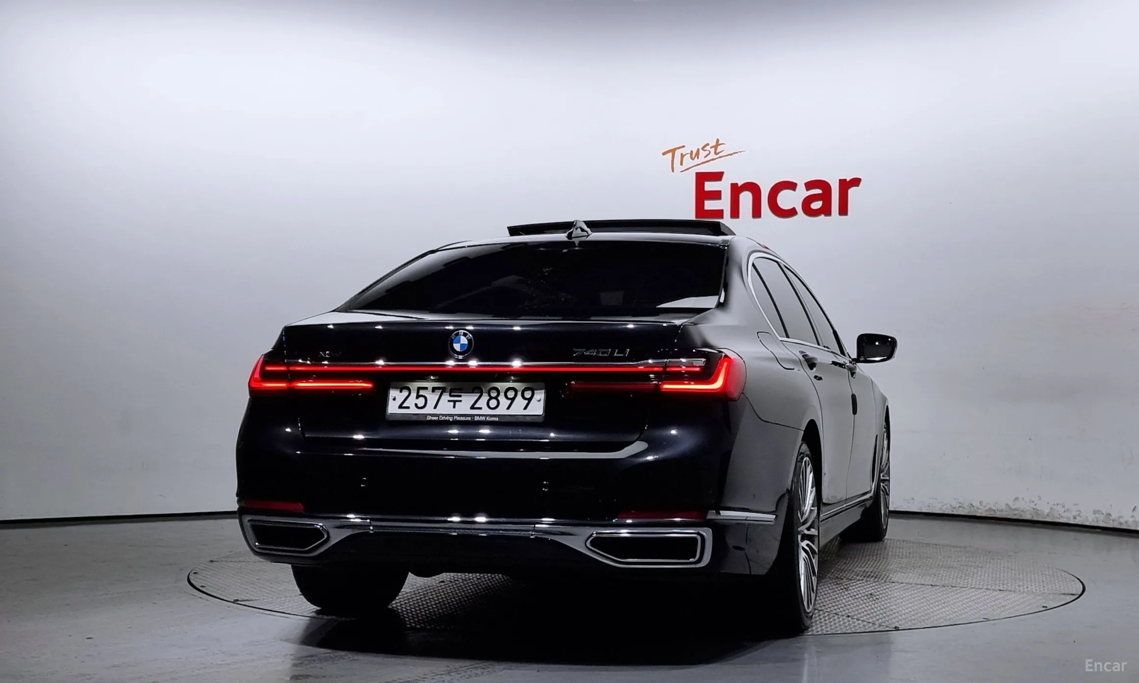 BMW 7 Series (G11) превью 3