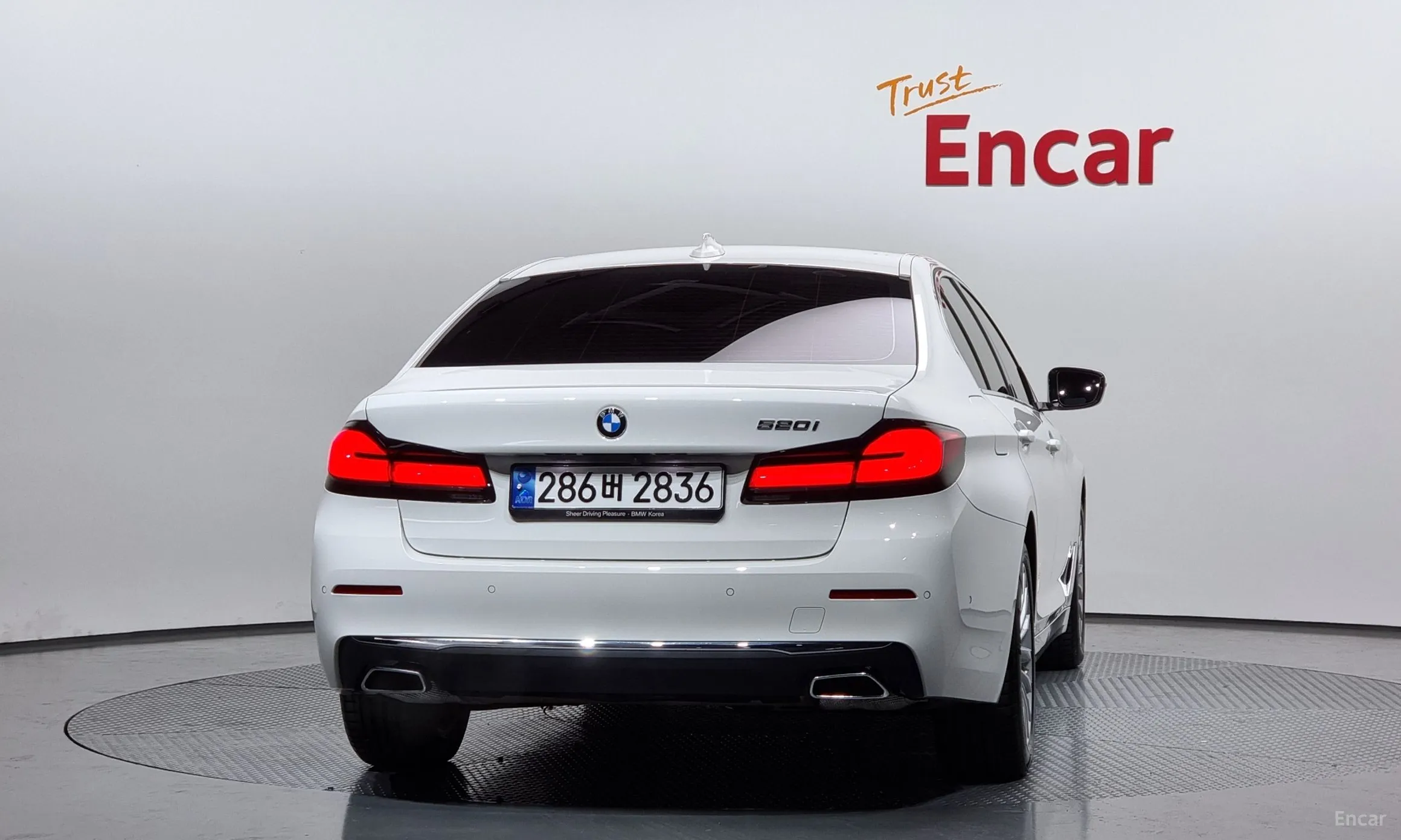 BMW 5 Series (G30) превью 3