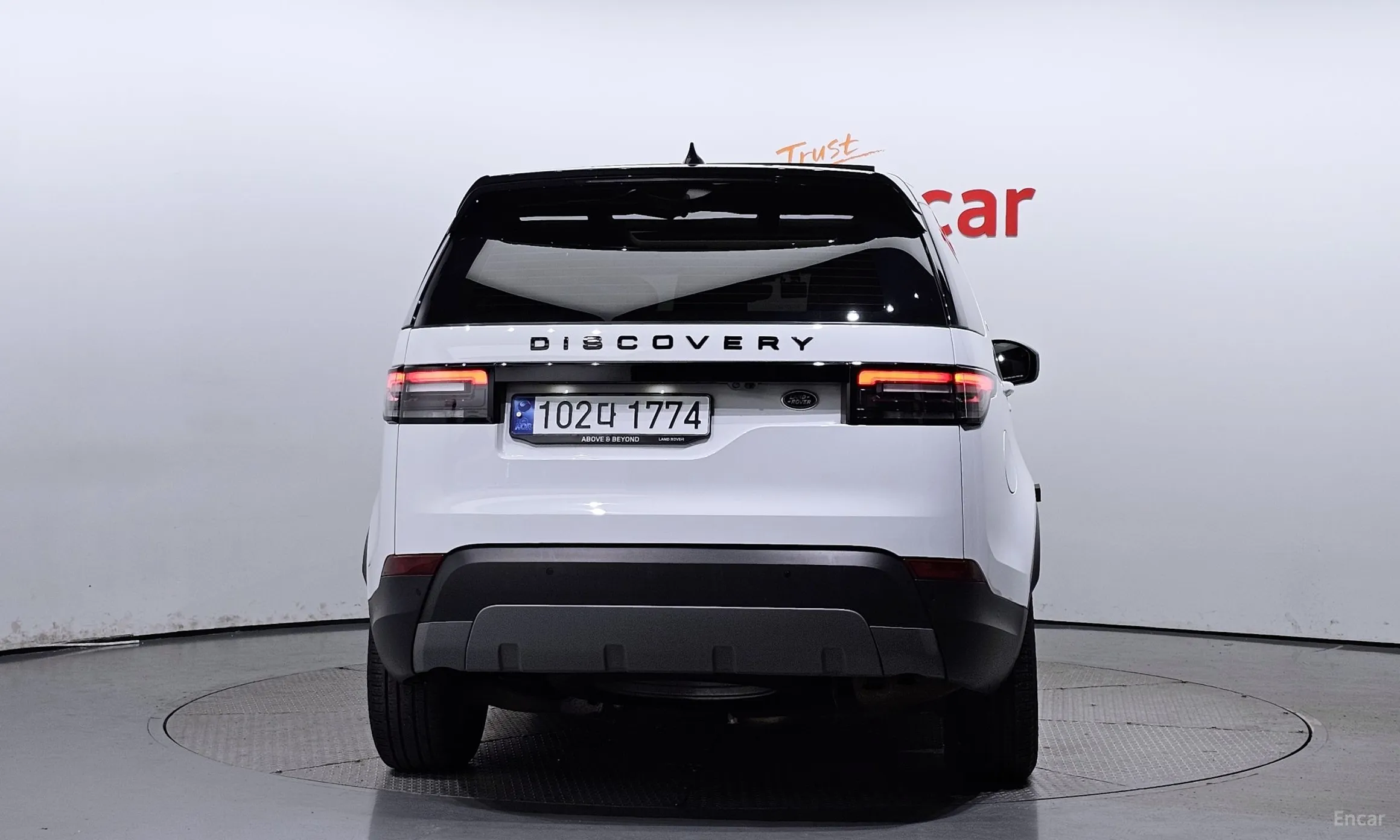 Land Rover Discovery 5 превью 3