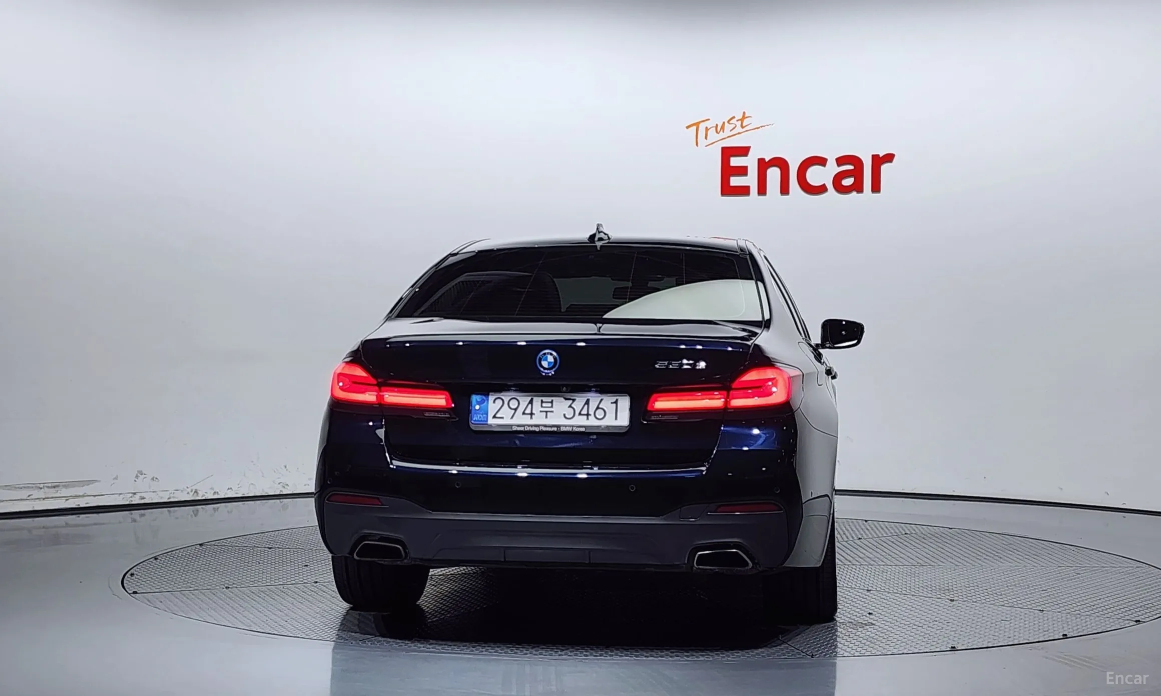 BMW 5 Series (G30) превью 3