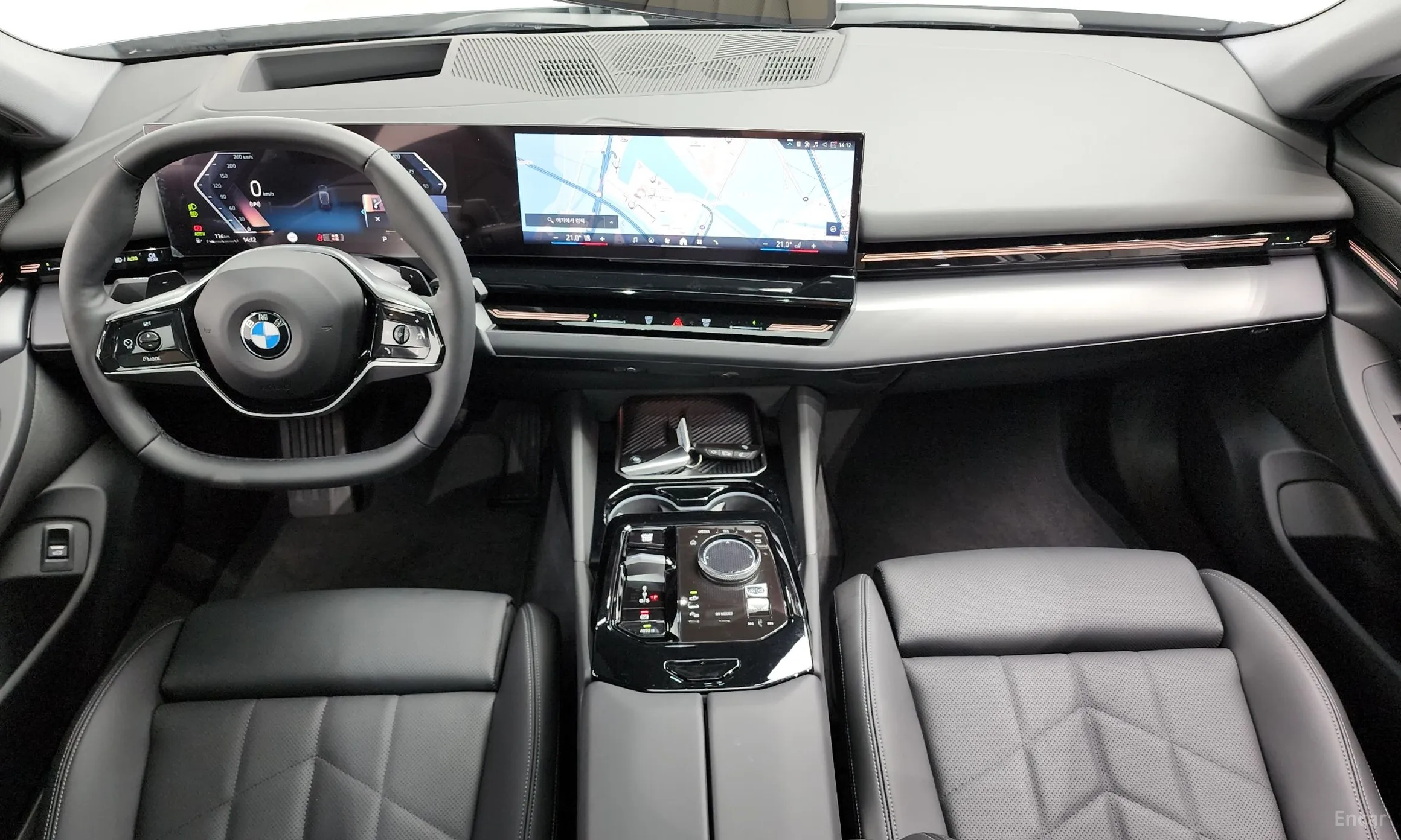 BMW 5 Series (G60) превью 4
