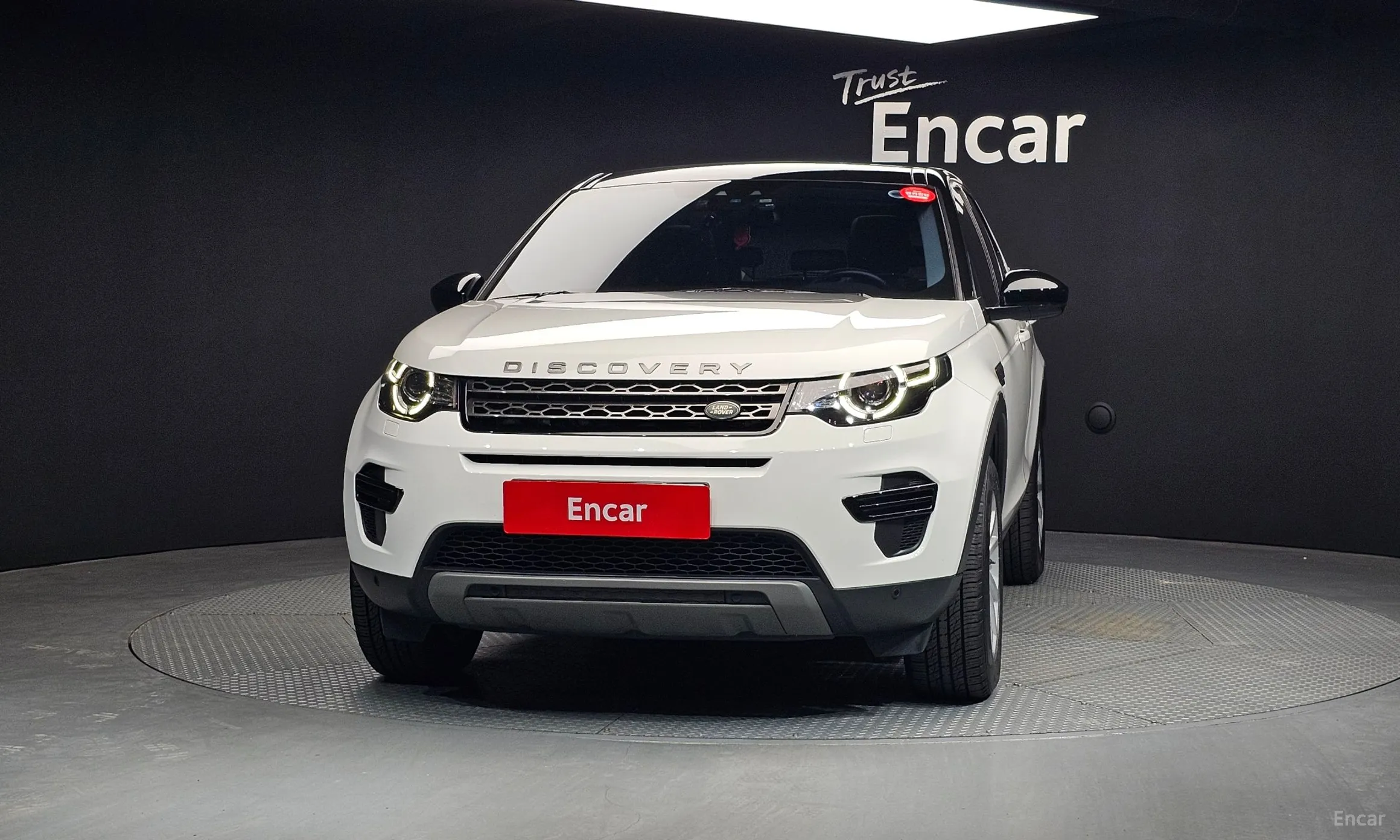 Land Rover Discovery Sports превью 2