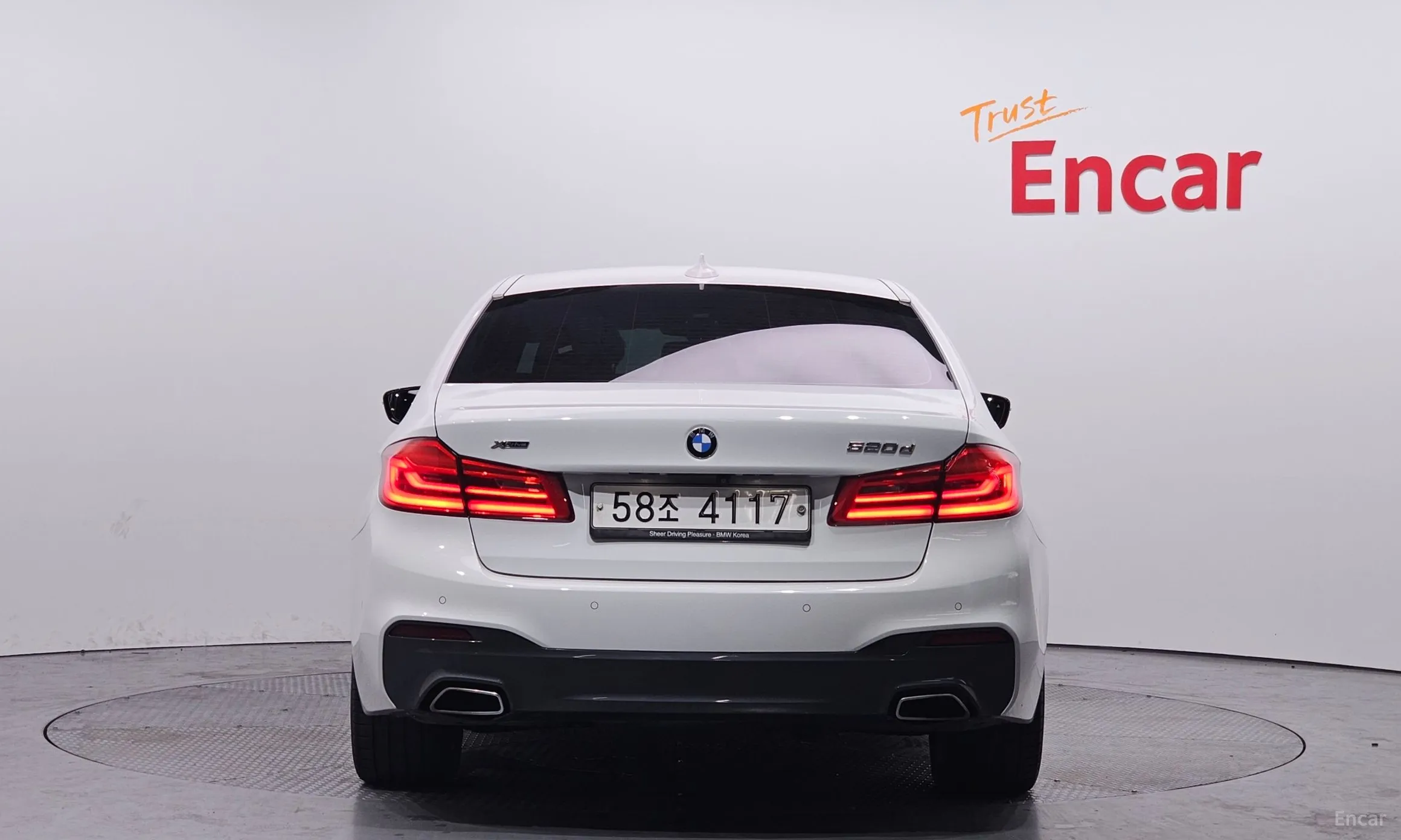 BMW 5 Series (G30) превью 3