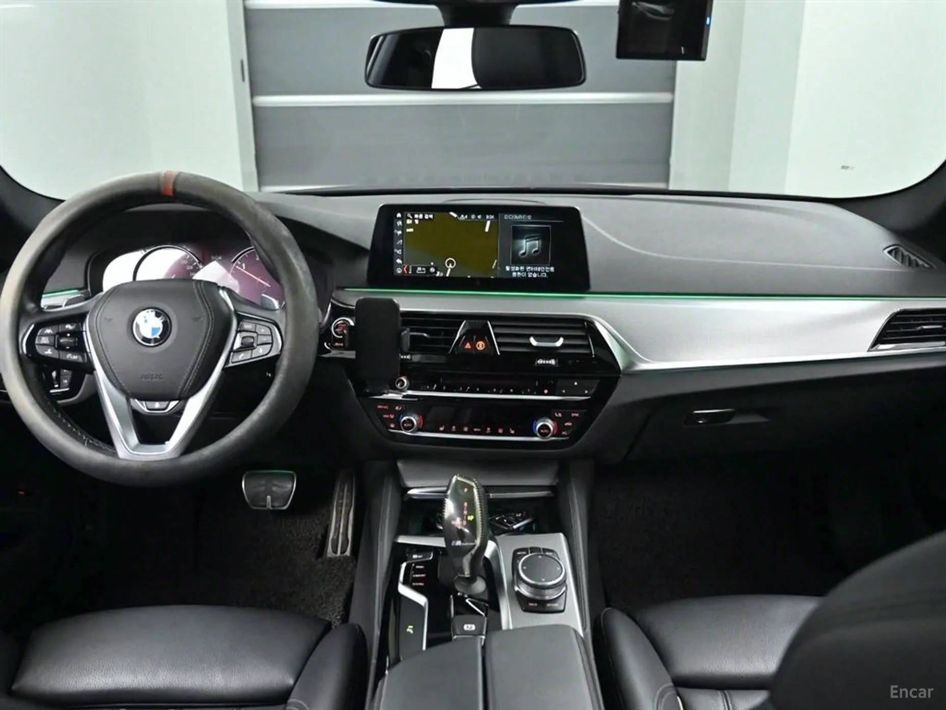 BMW 5 Series (G30) превью 4