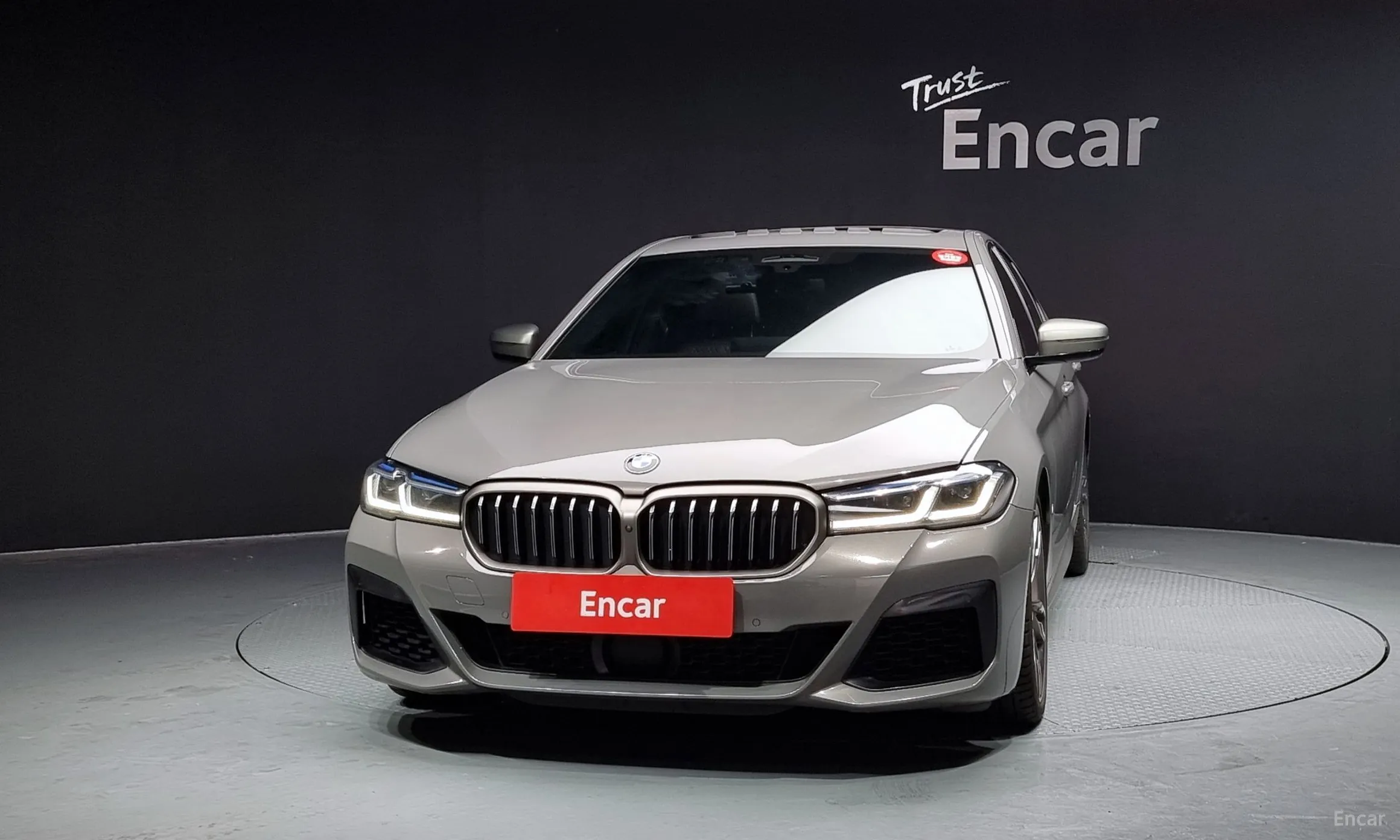 BMW 5 Series (G30) превью 2