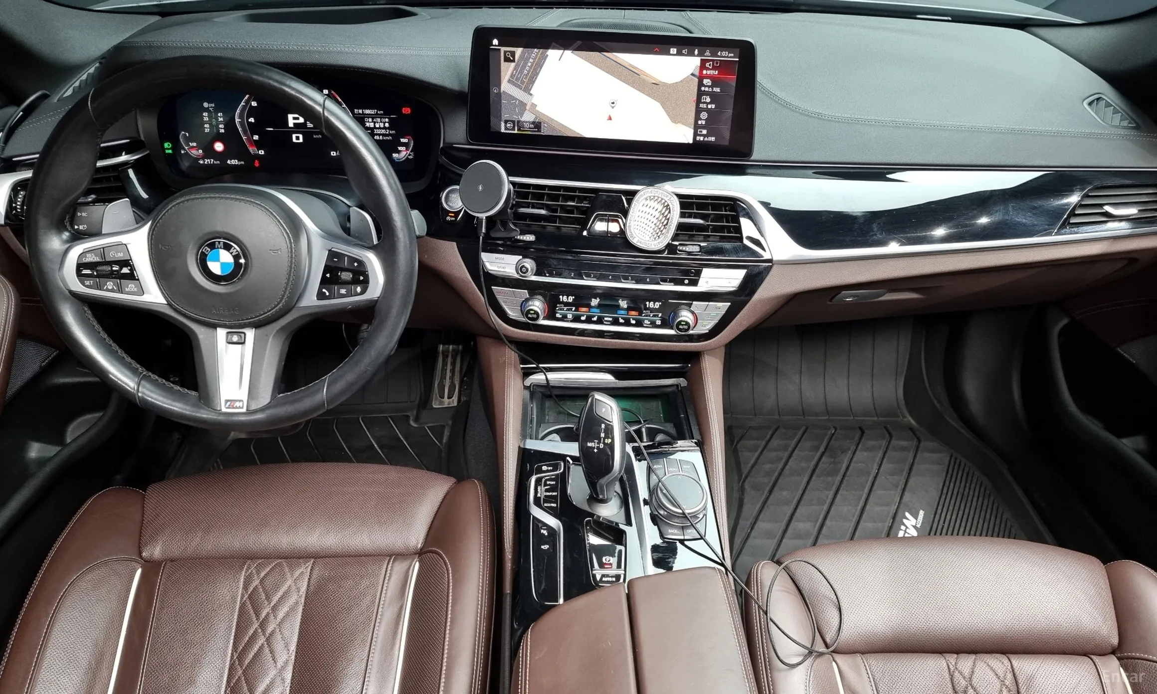 BMW 5 Series (G30) превью 4