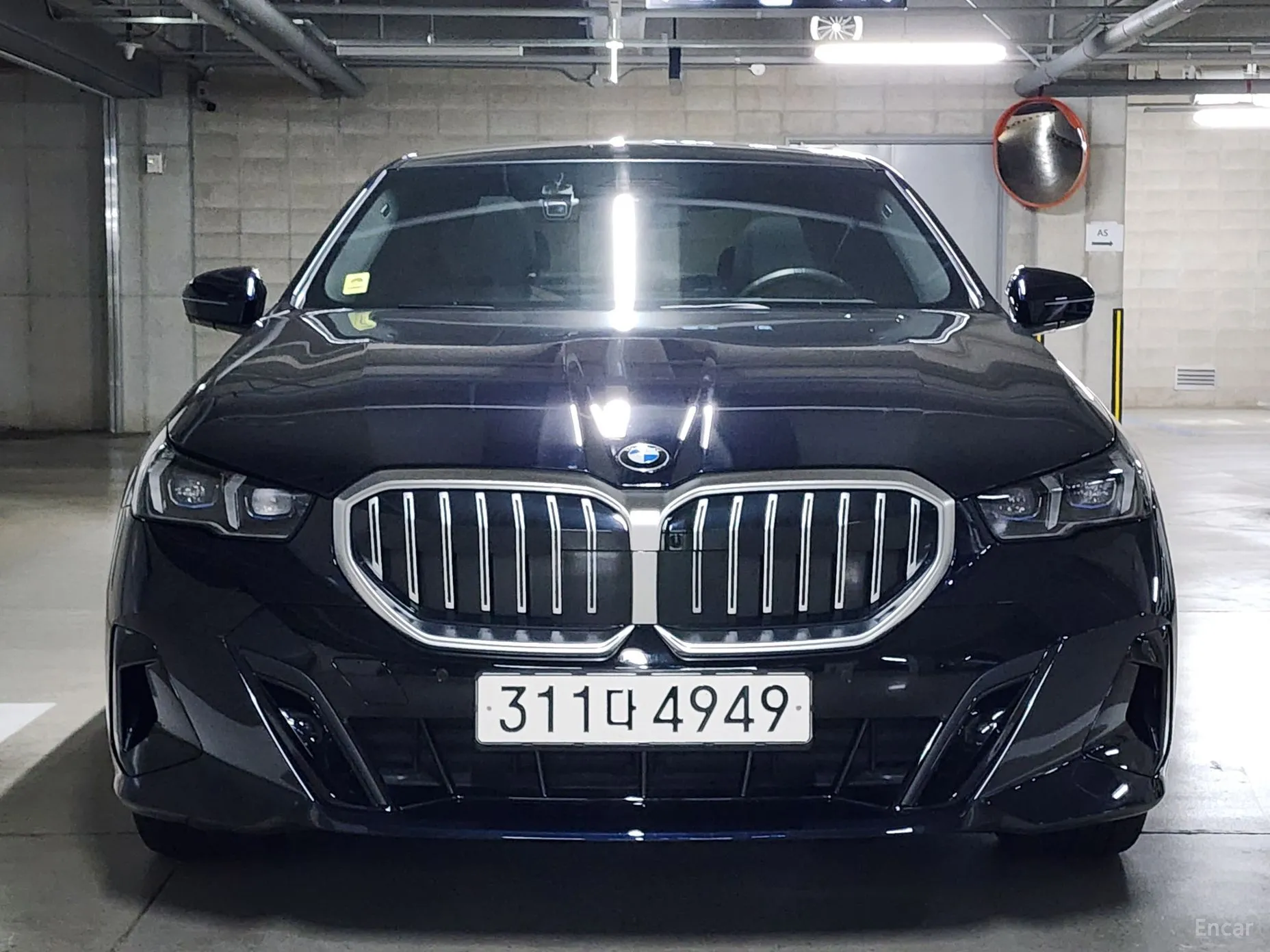 BMW 5 Series (G60) превью 2