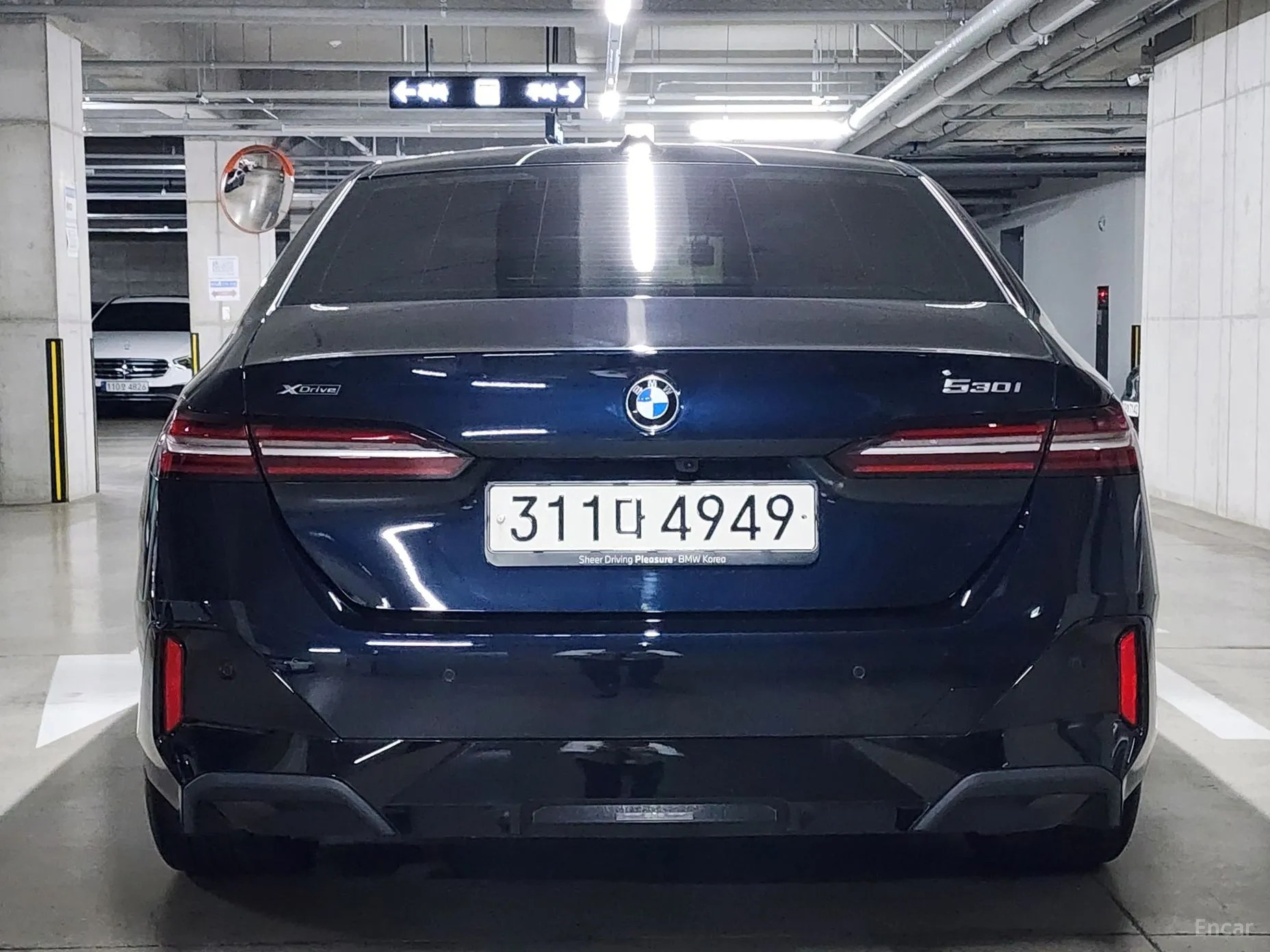 BMW 5 Series (G60) превью 3