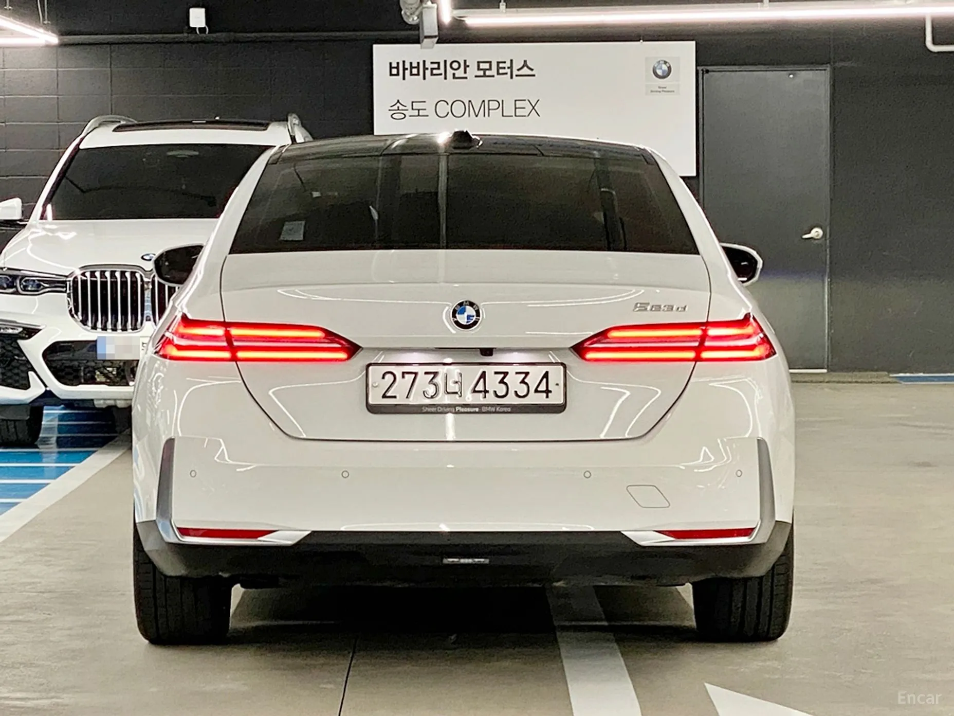 BMW 5 Series (G60) превью 3