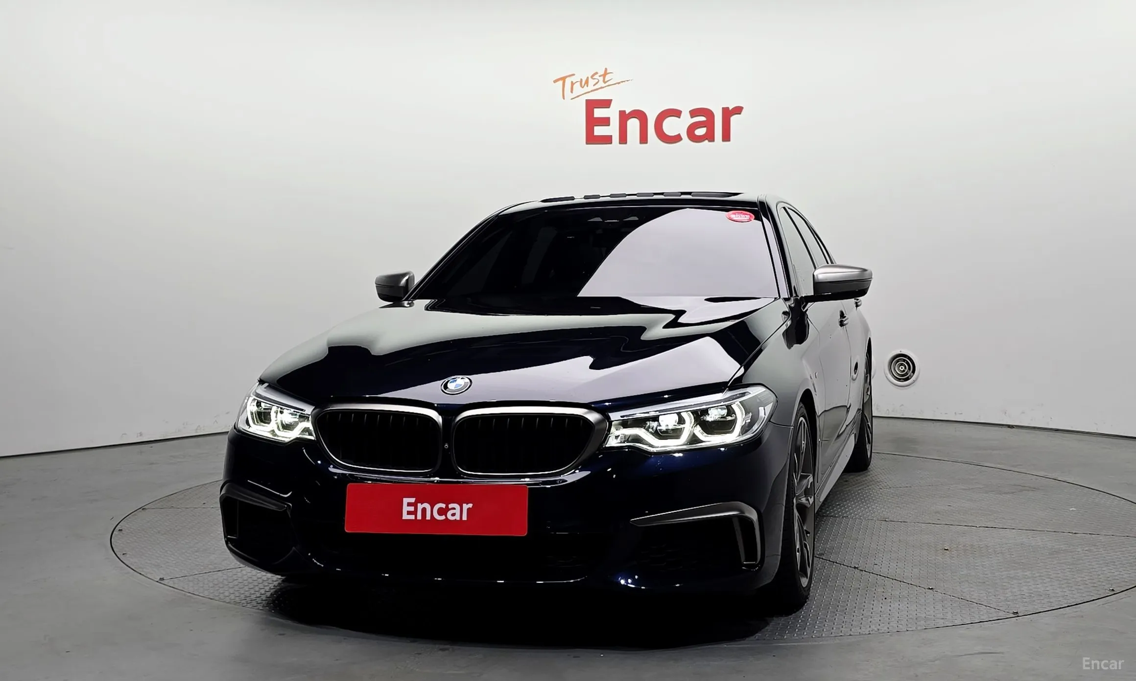 BMW 5 Series (G30) превью 2