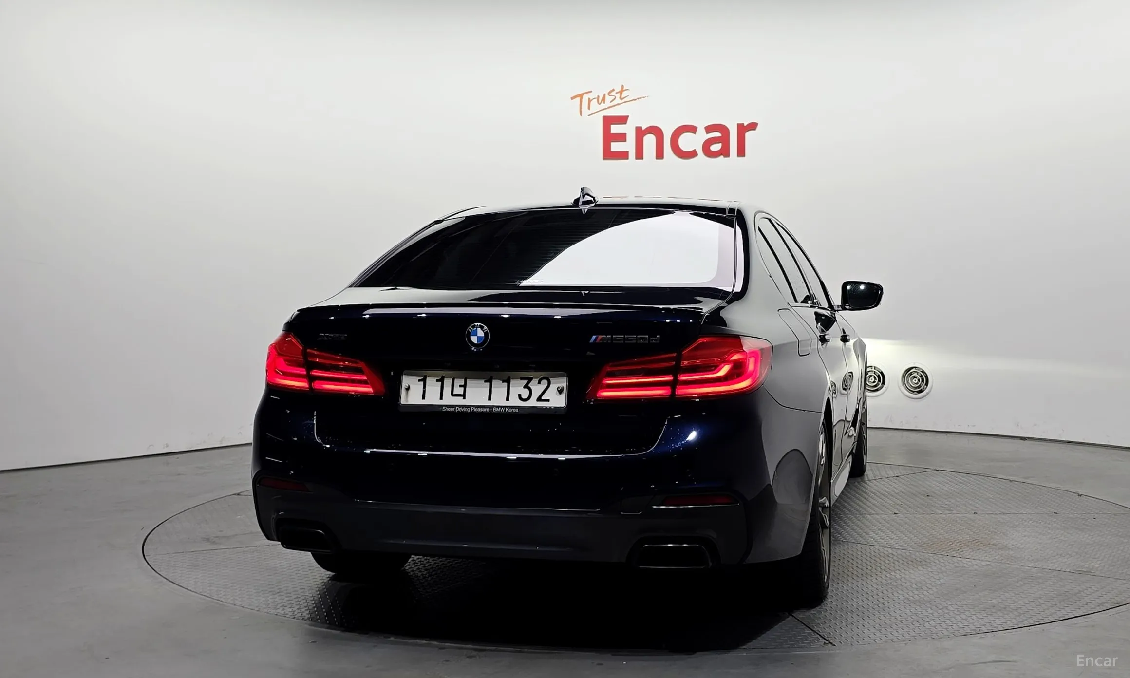 BMW 5 Series (G30) превью 3