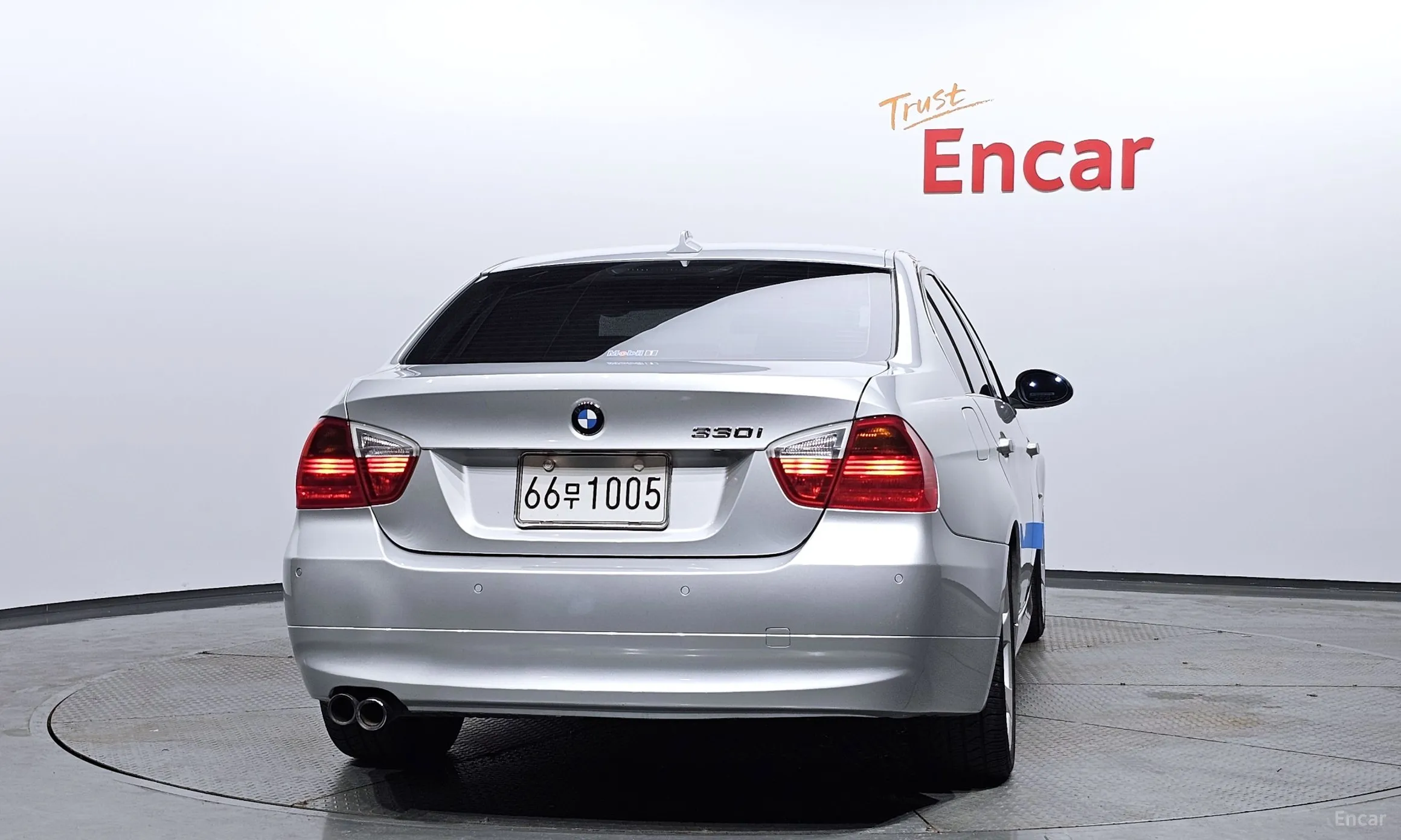 BMW 3 Series (E90) превью 3