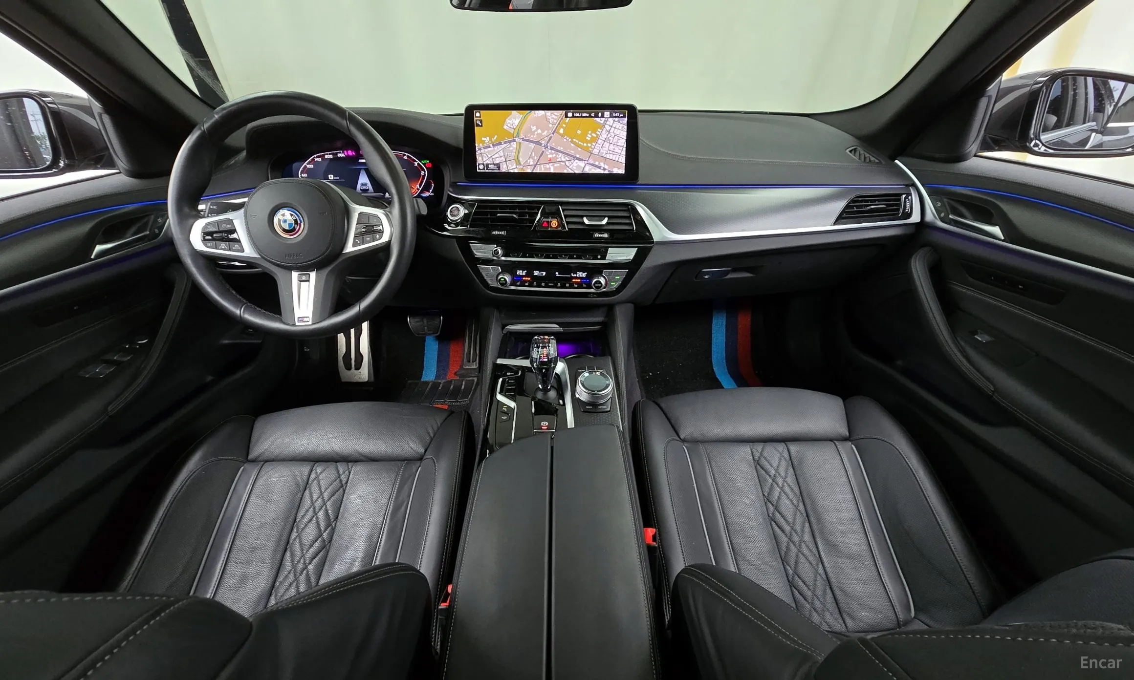 BMW 5 Series (G30) превью 4