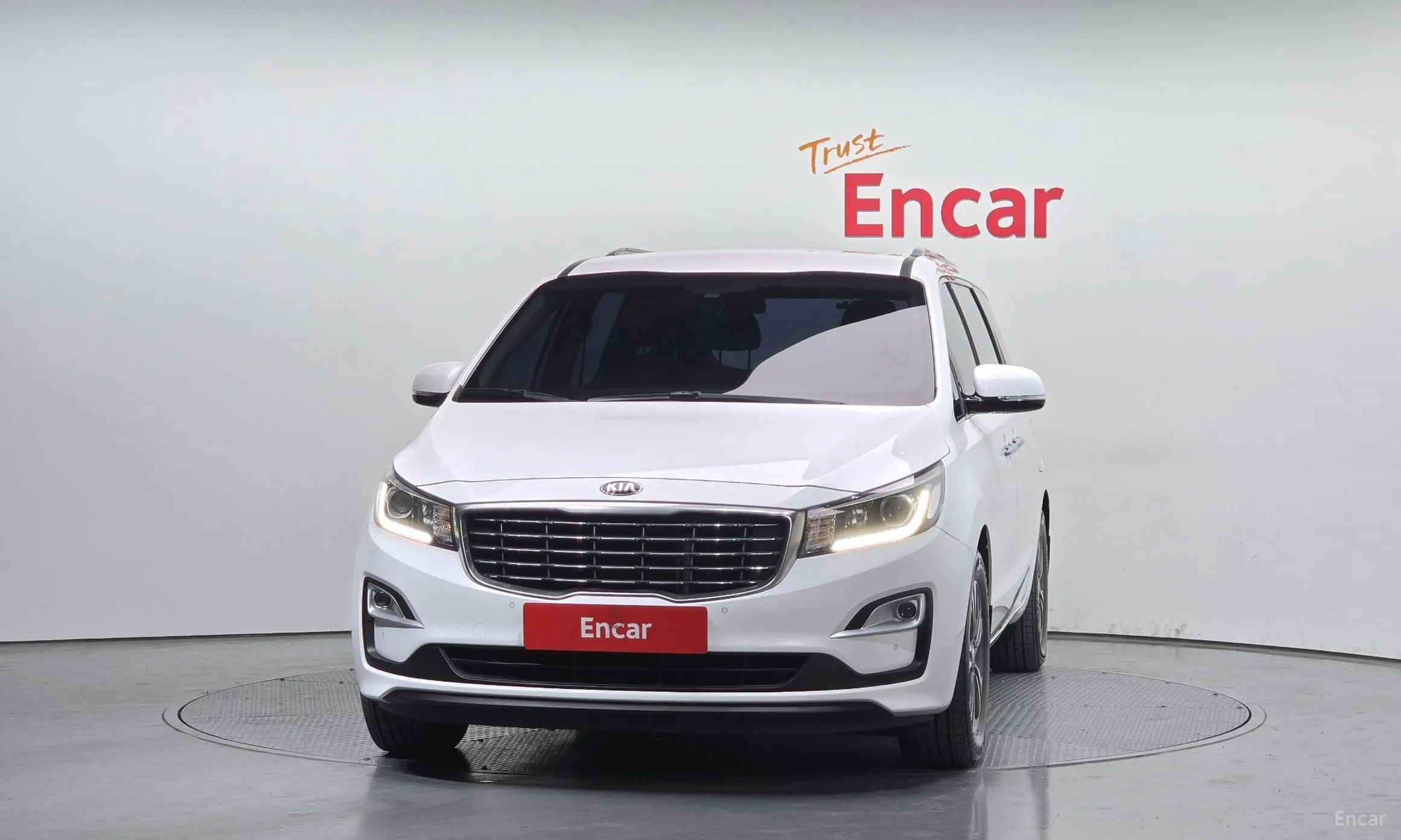 Kia Carnival превью 2