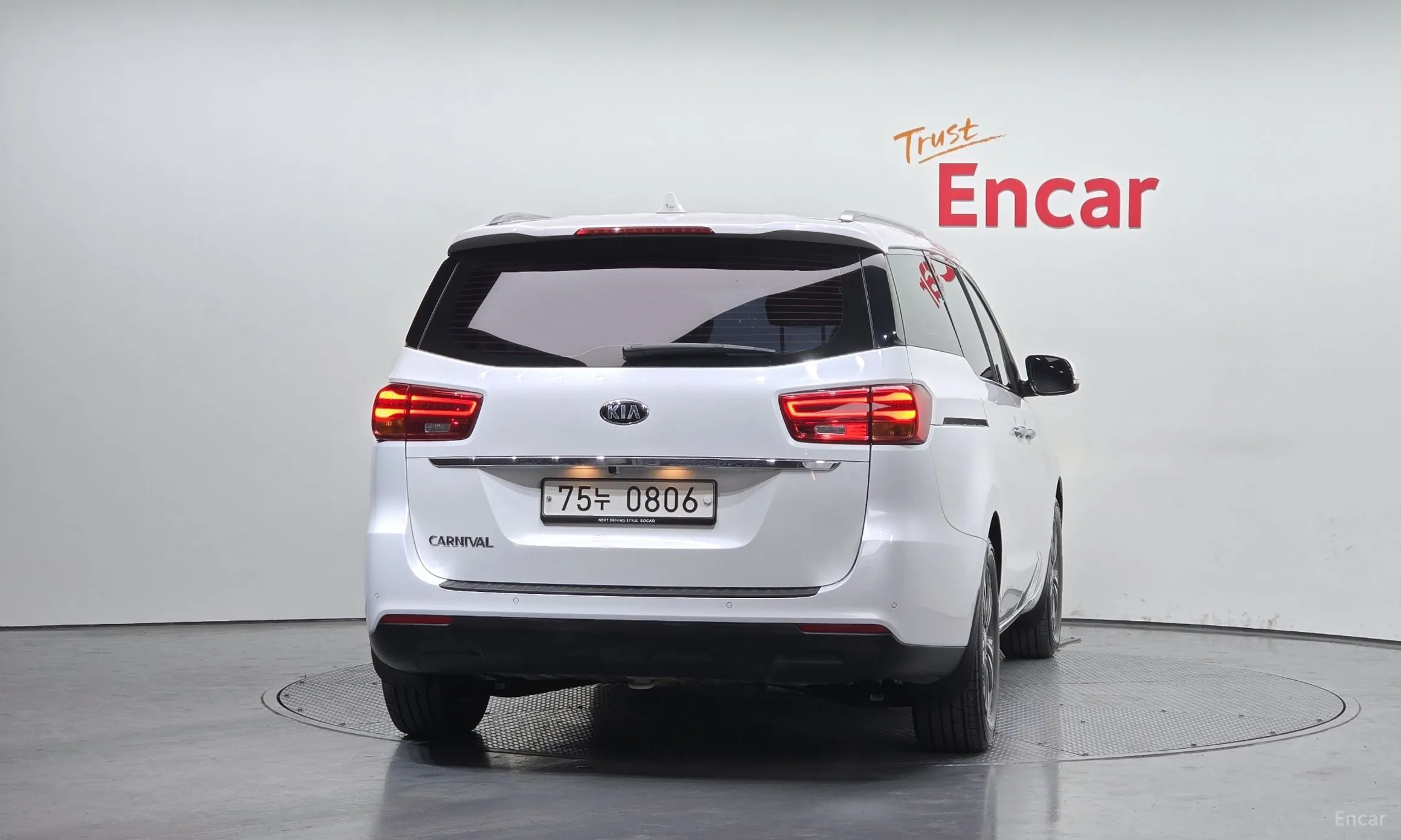 Kia Carnival превью 3