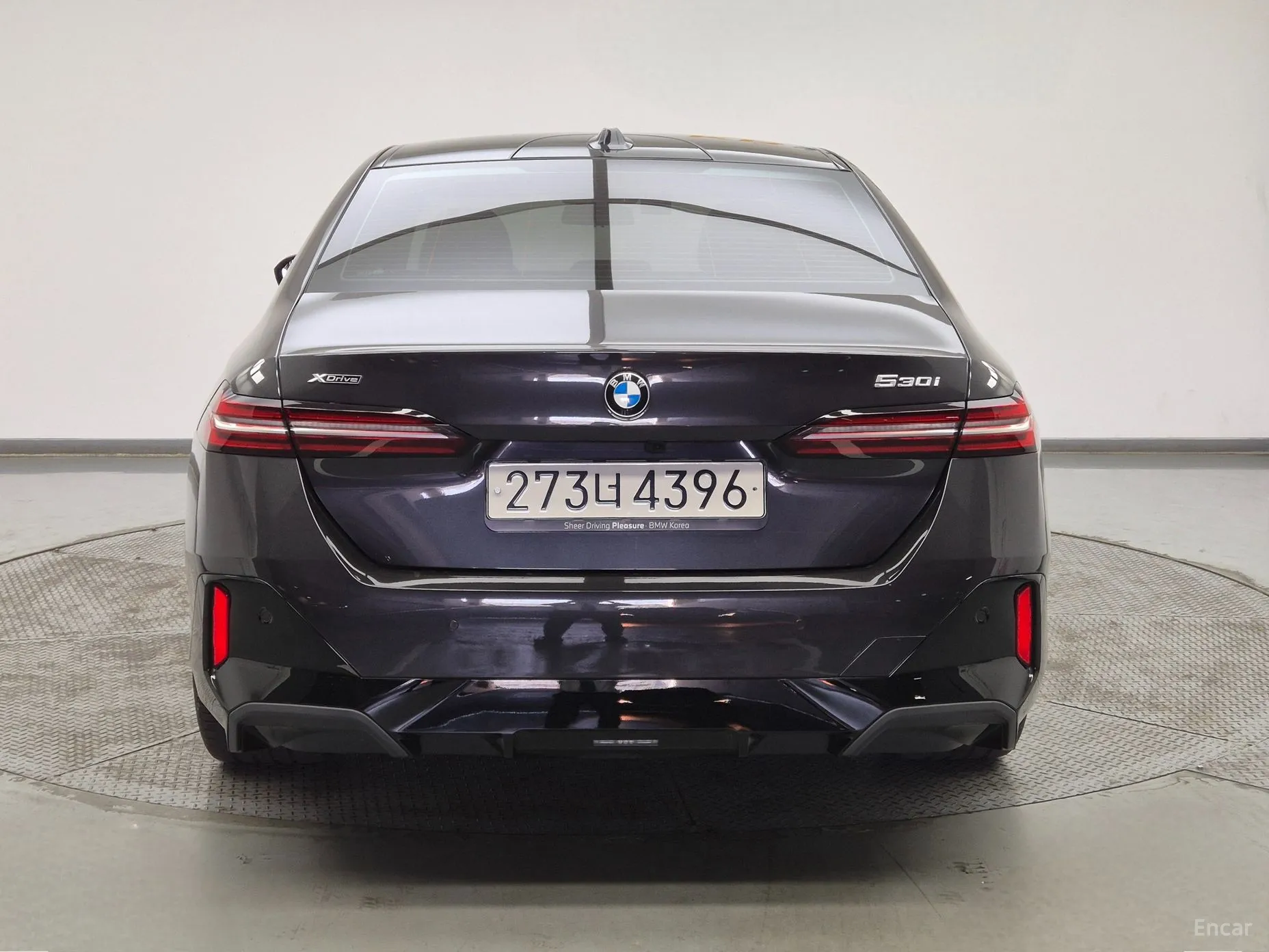 BMW 5 Series (G60) превью 2
