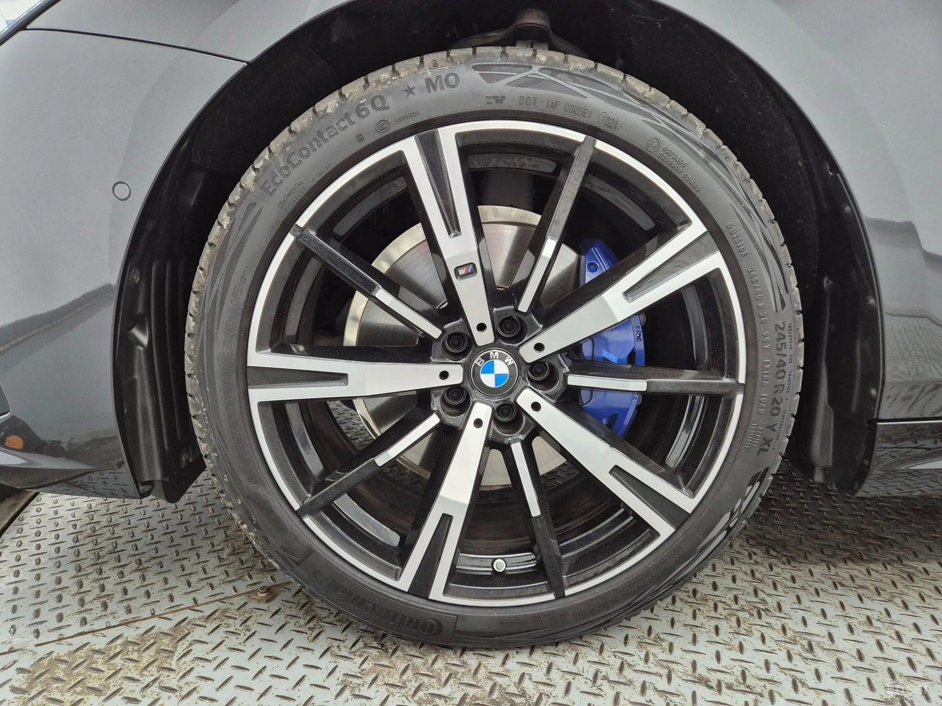 BMW 5 Series (G60) превью 4