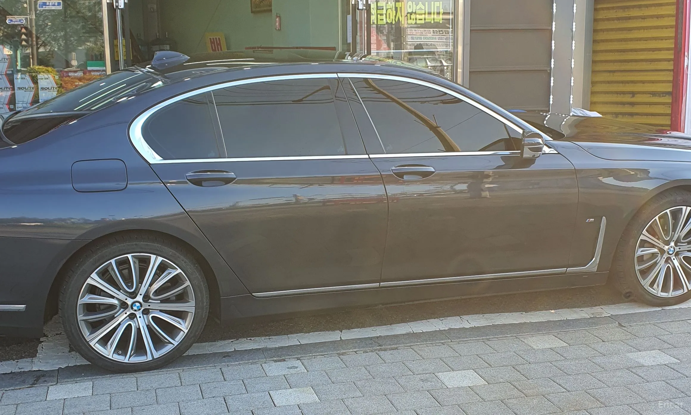 BMW 7 Series (G11) превью 4