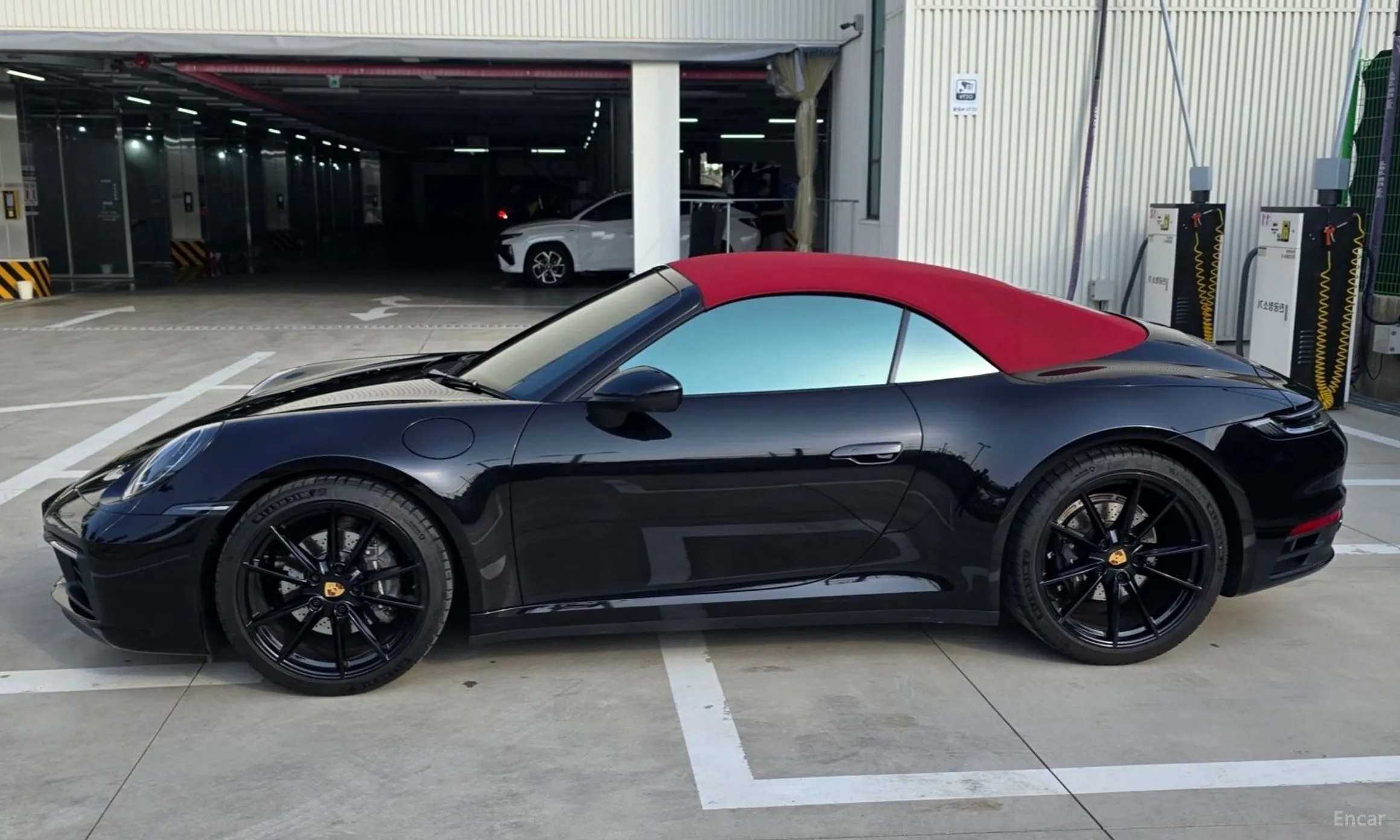 911 (992)
