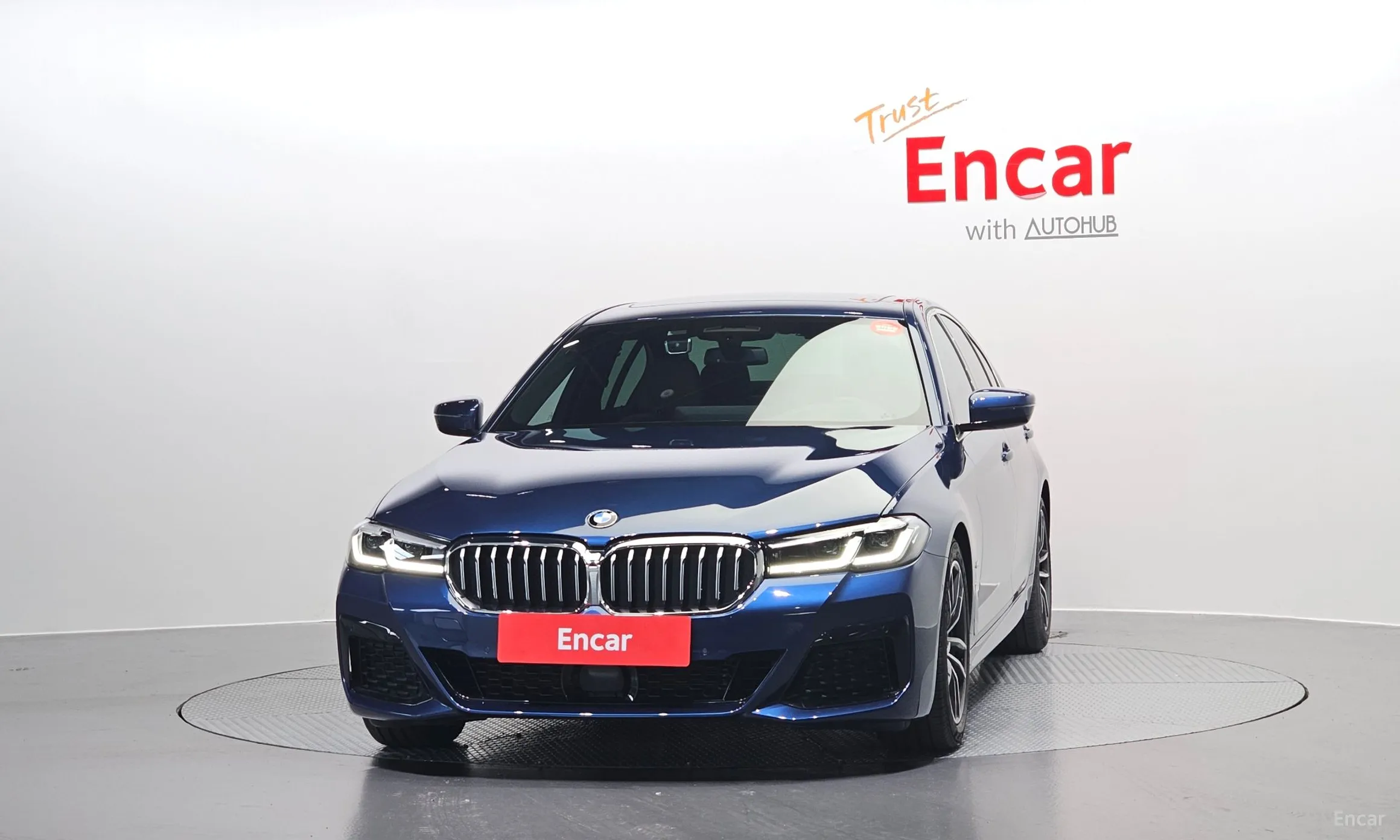 BMW 5 Series (G30) превью 2