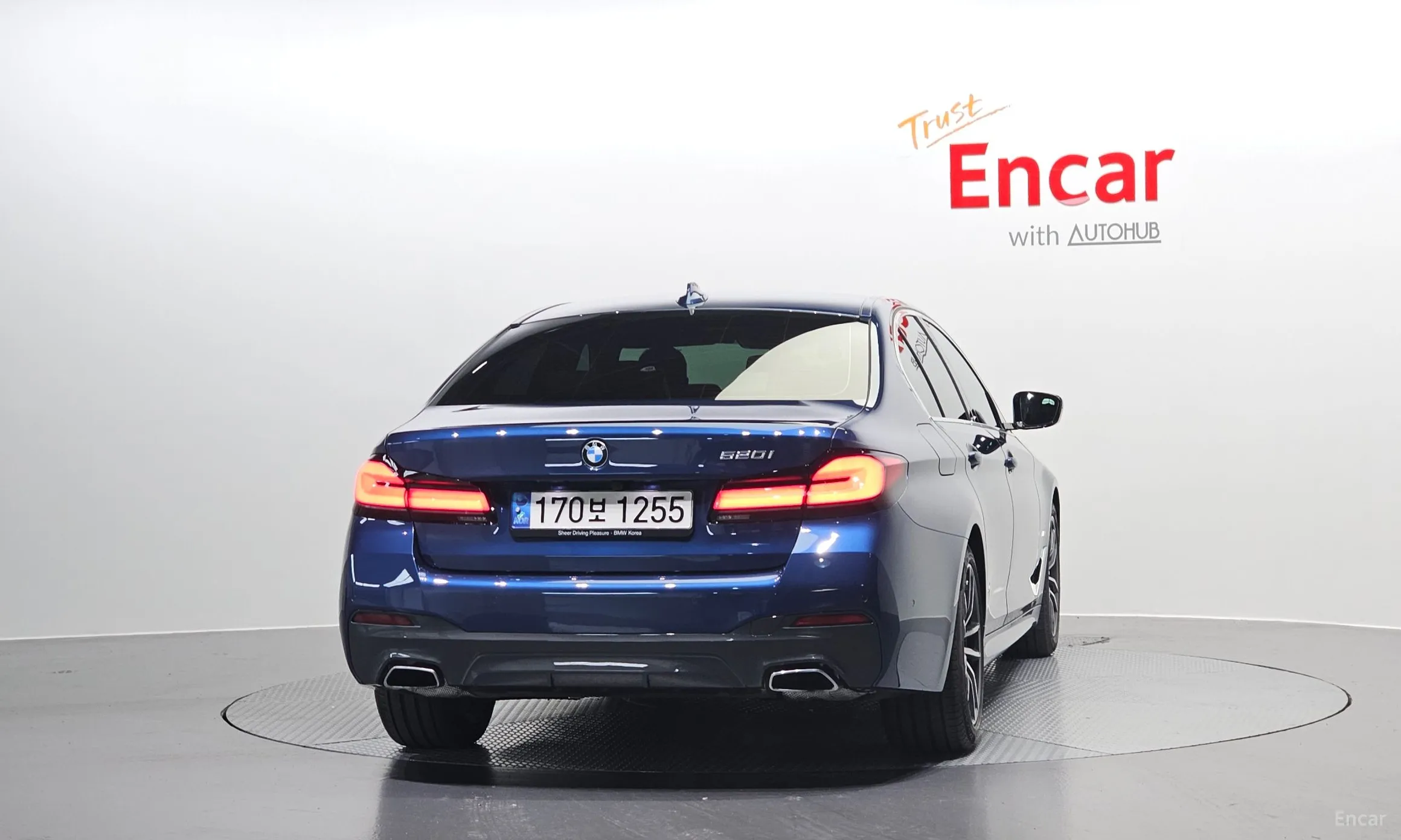 BMW 5 Series (G30) превью 3