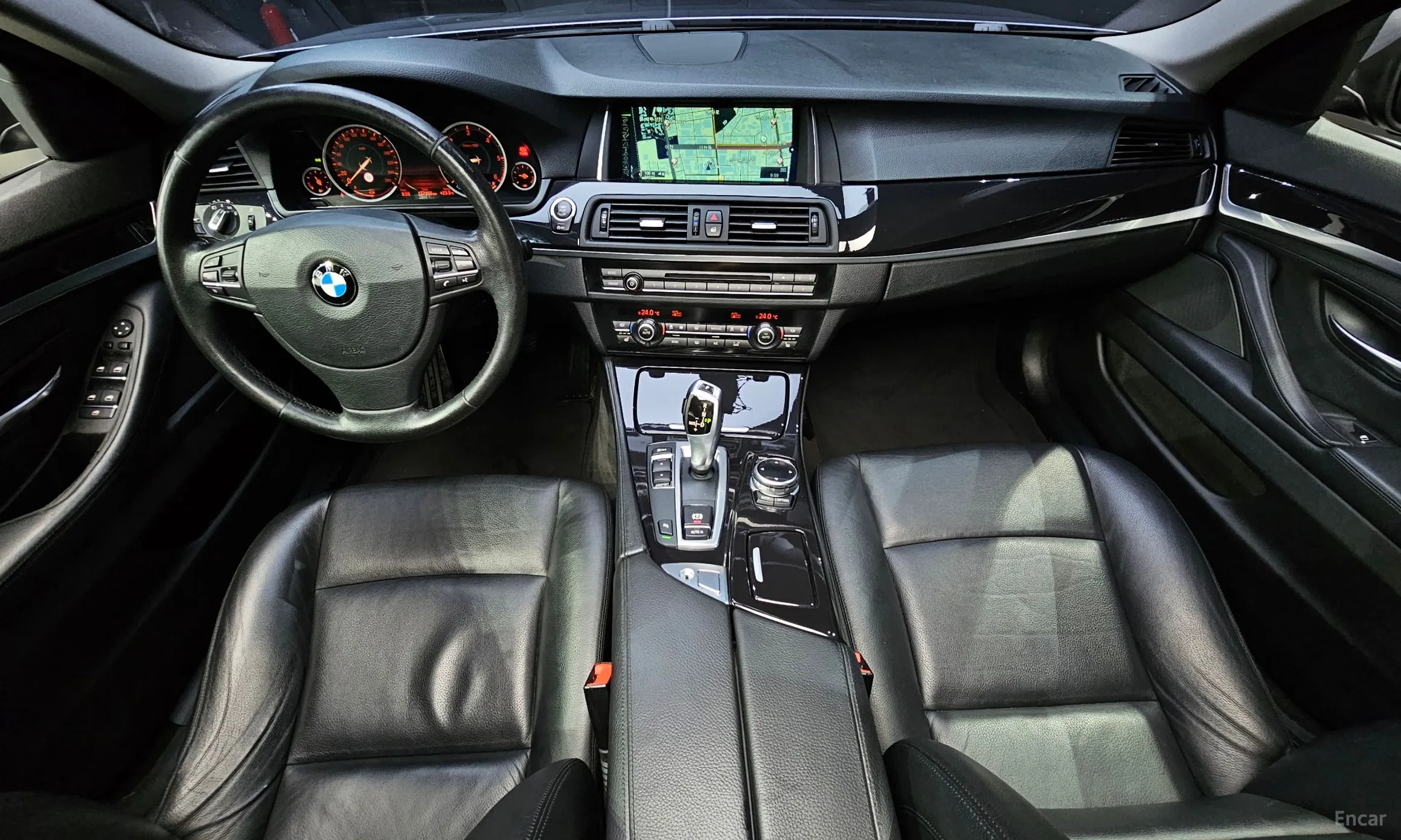 BMW 5 Series (F10) превью 4