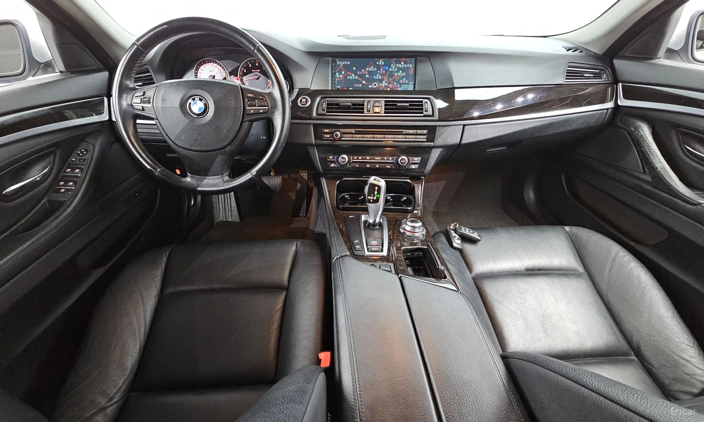BMW 5 Series (F10) превью 4
