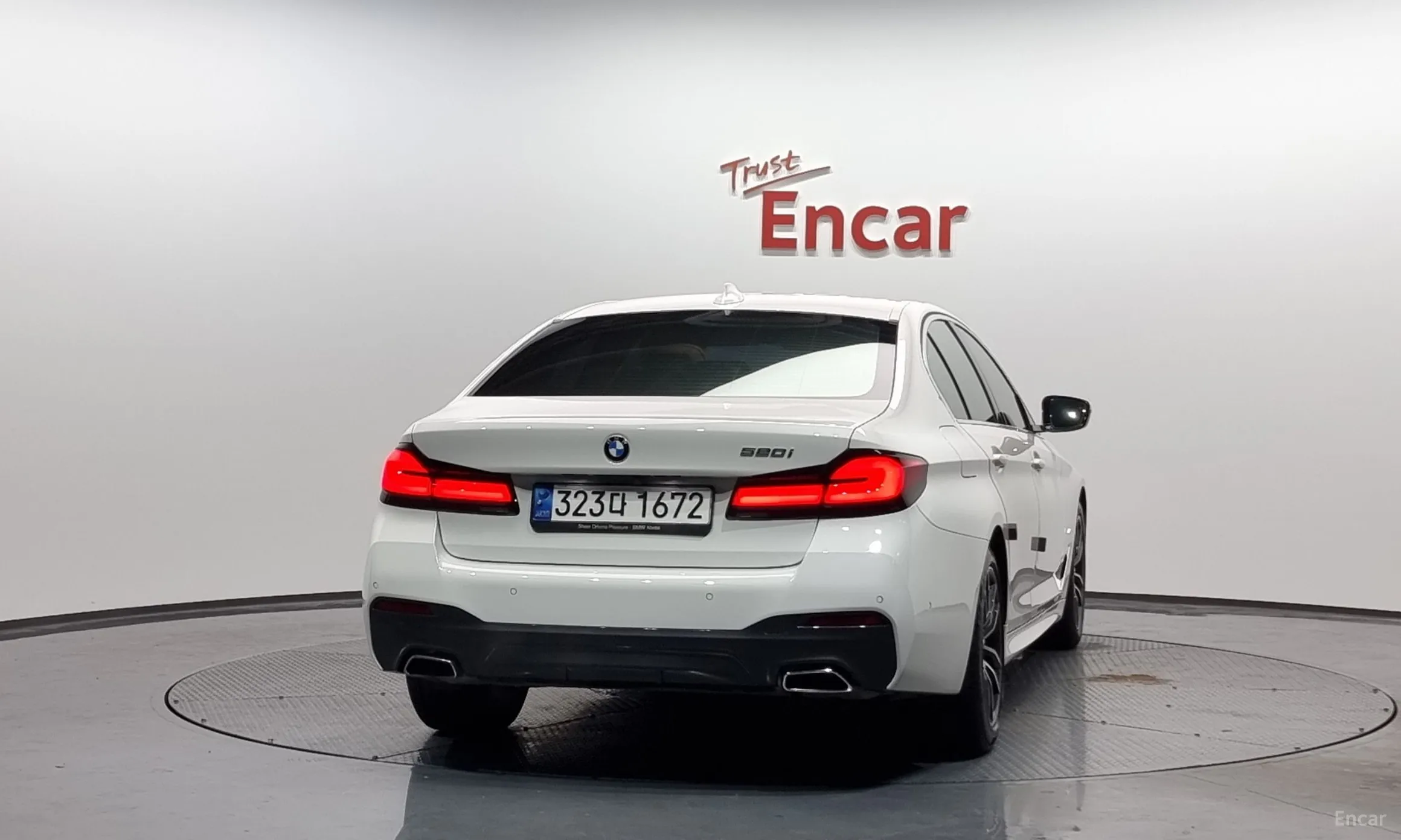 BMW 5 Series (G30) превью 3