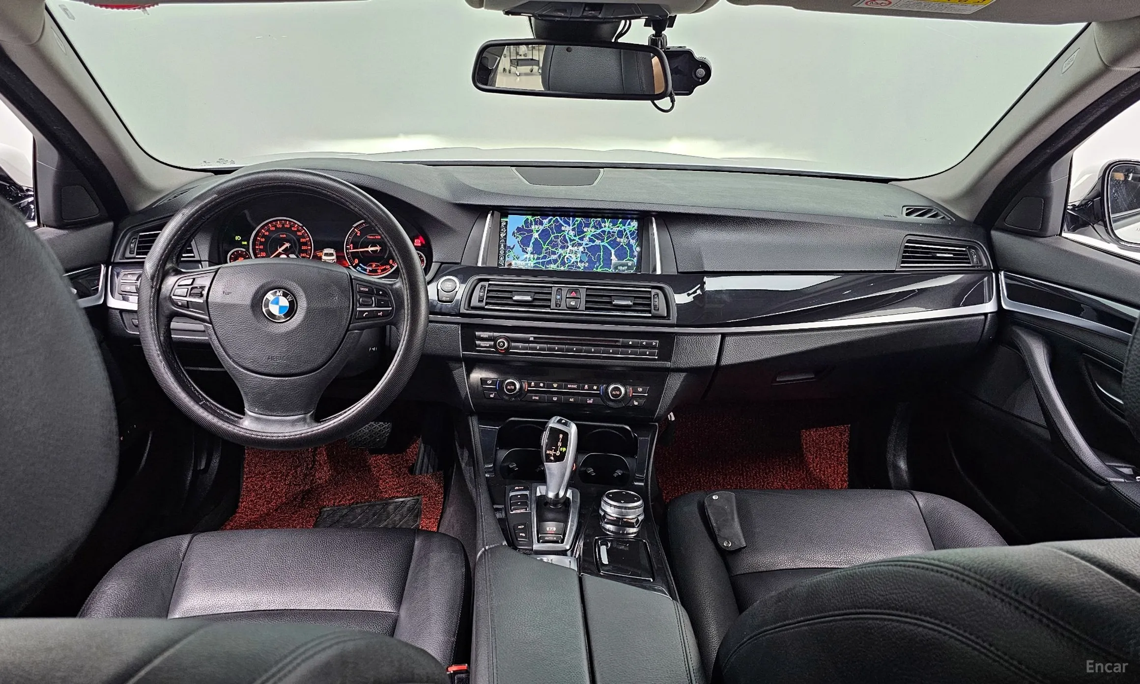 BMW 5 Series (F10) превью 4
