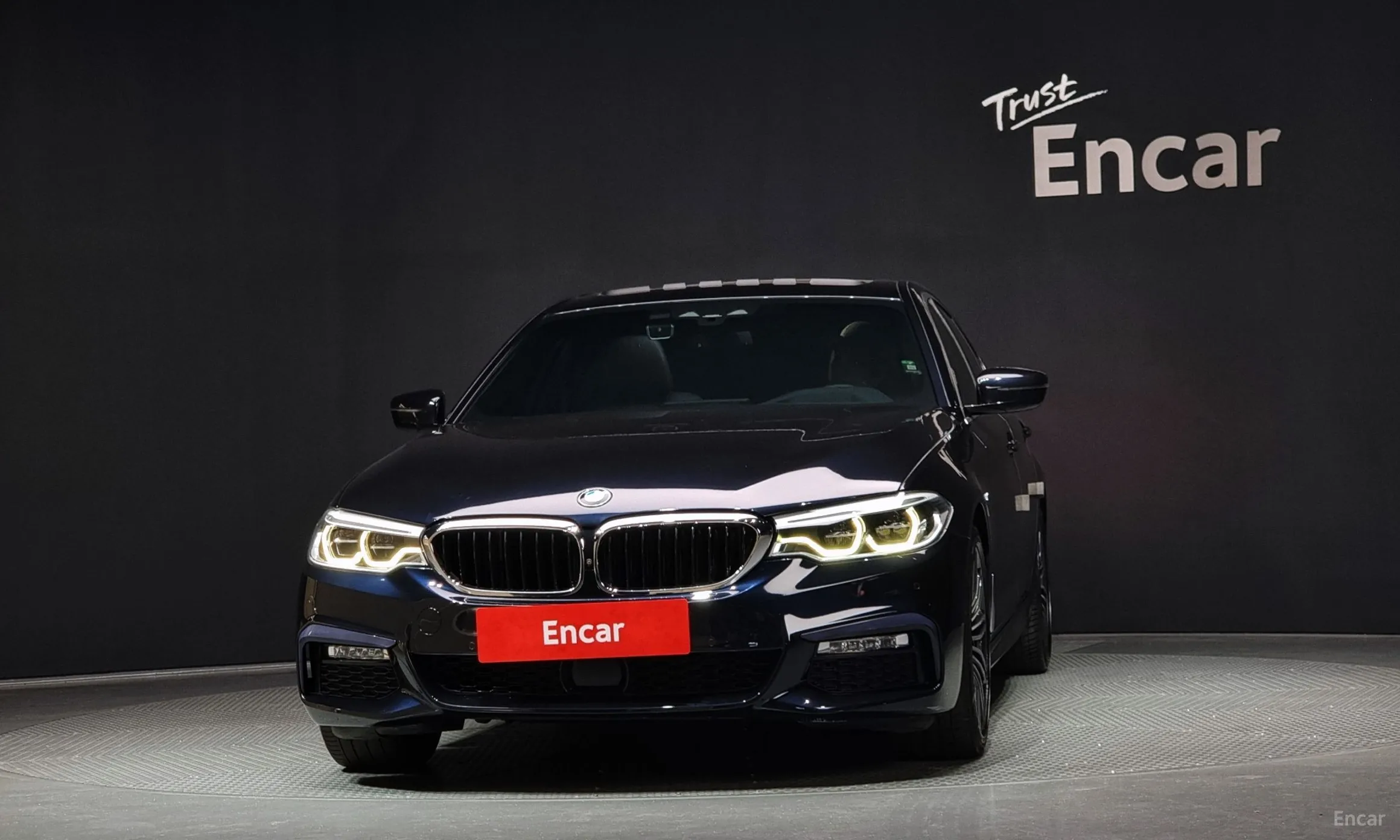 BMW 5 Series (G30) превью 2