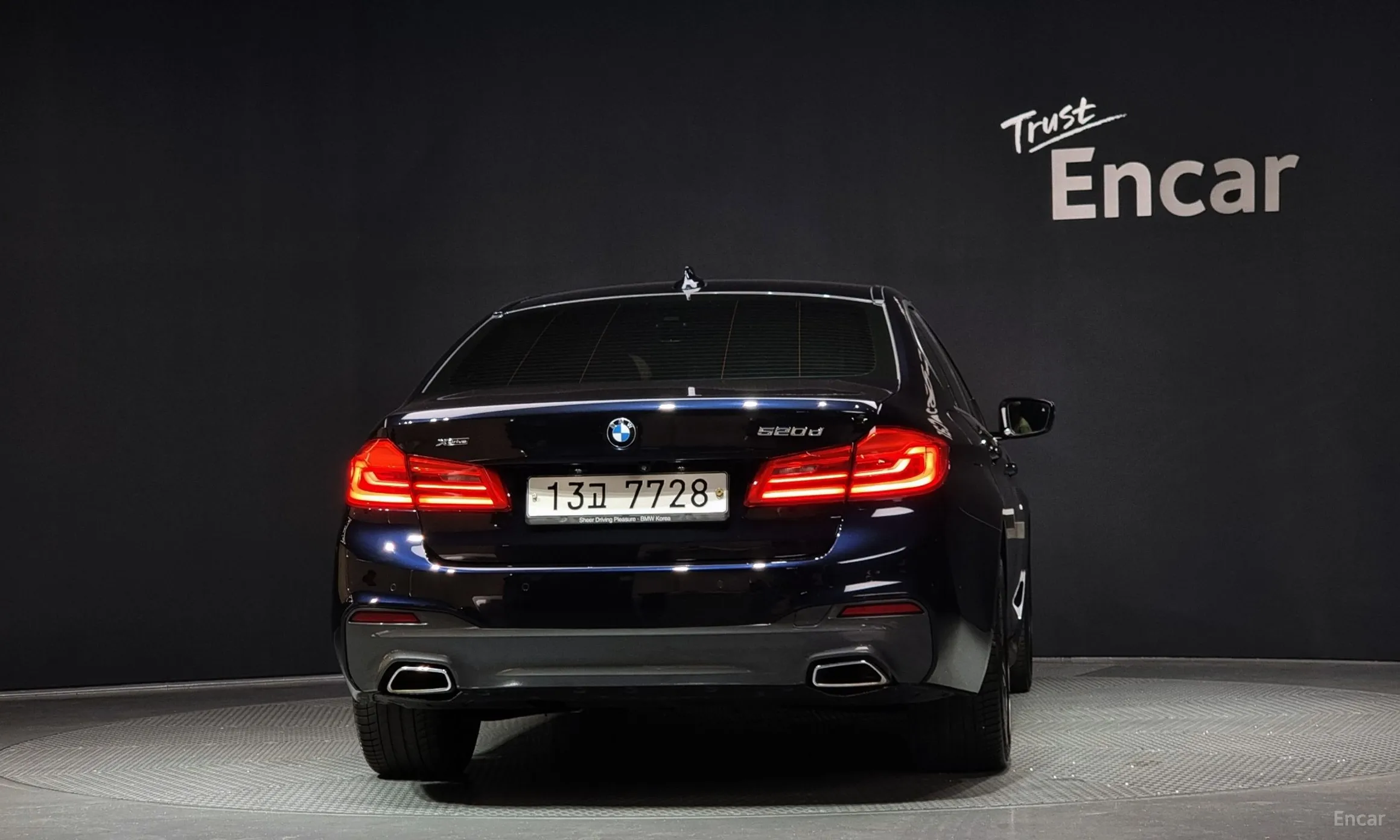 BMW 5 Series (G30) превью 3