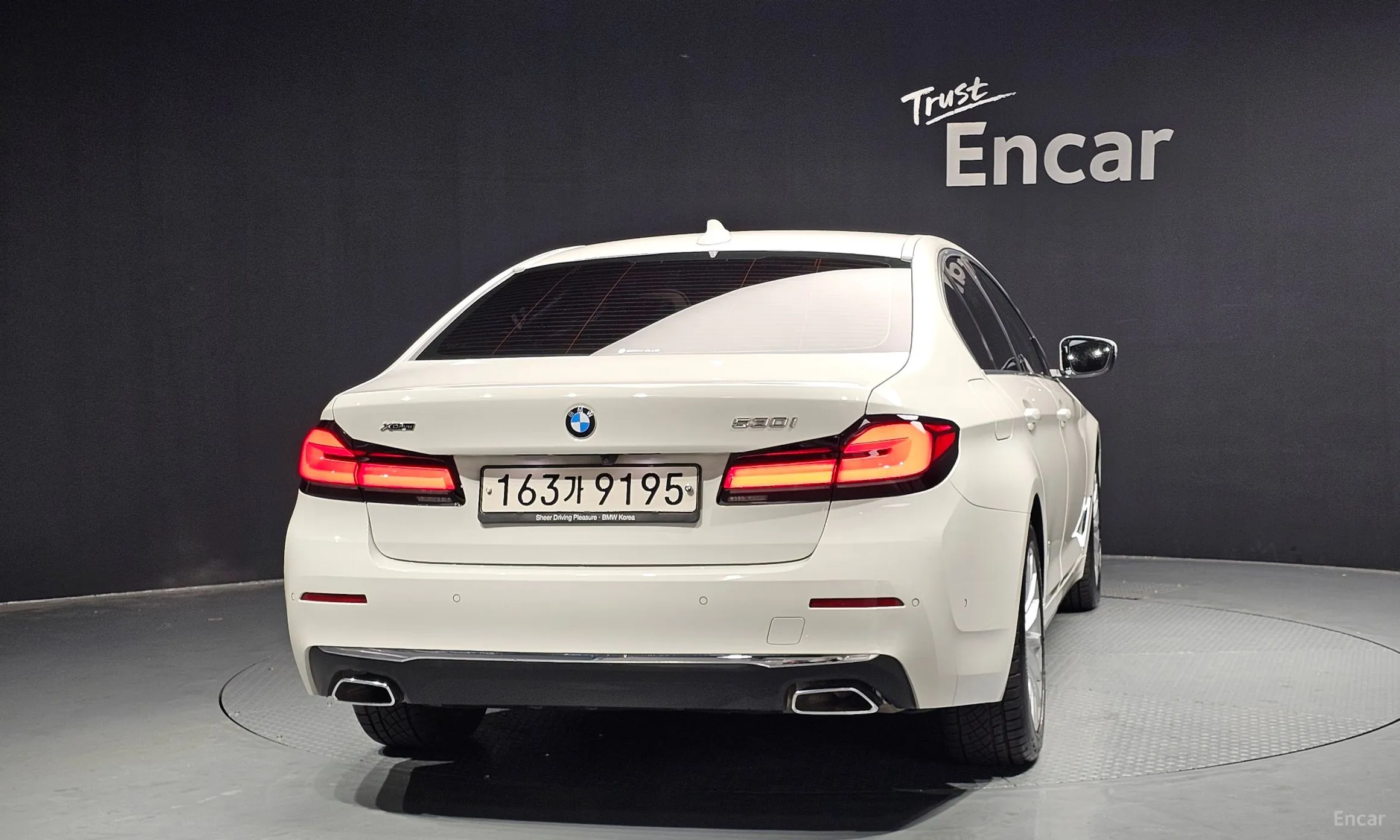 BMW 5 Series (G30) превью 3