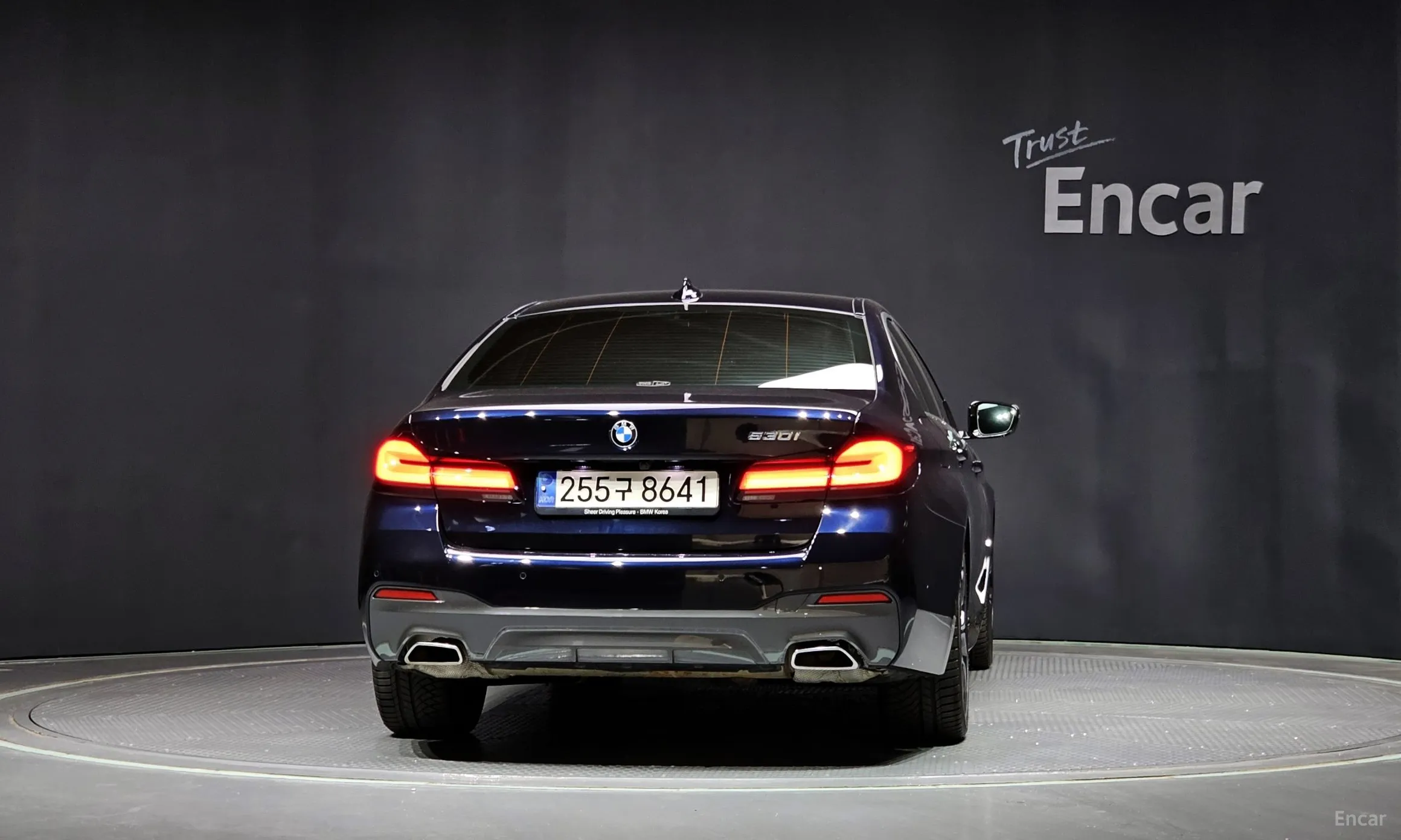 BMW 5 Series (G30) превью 3