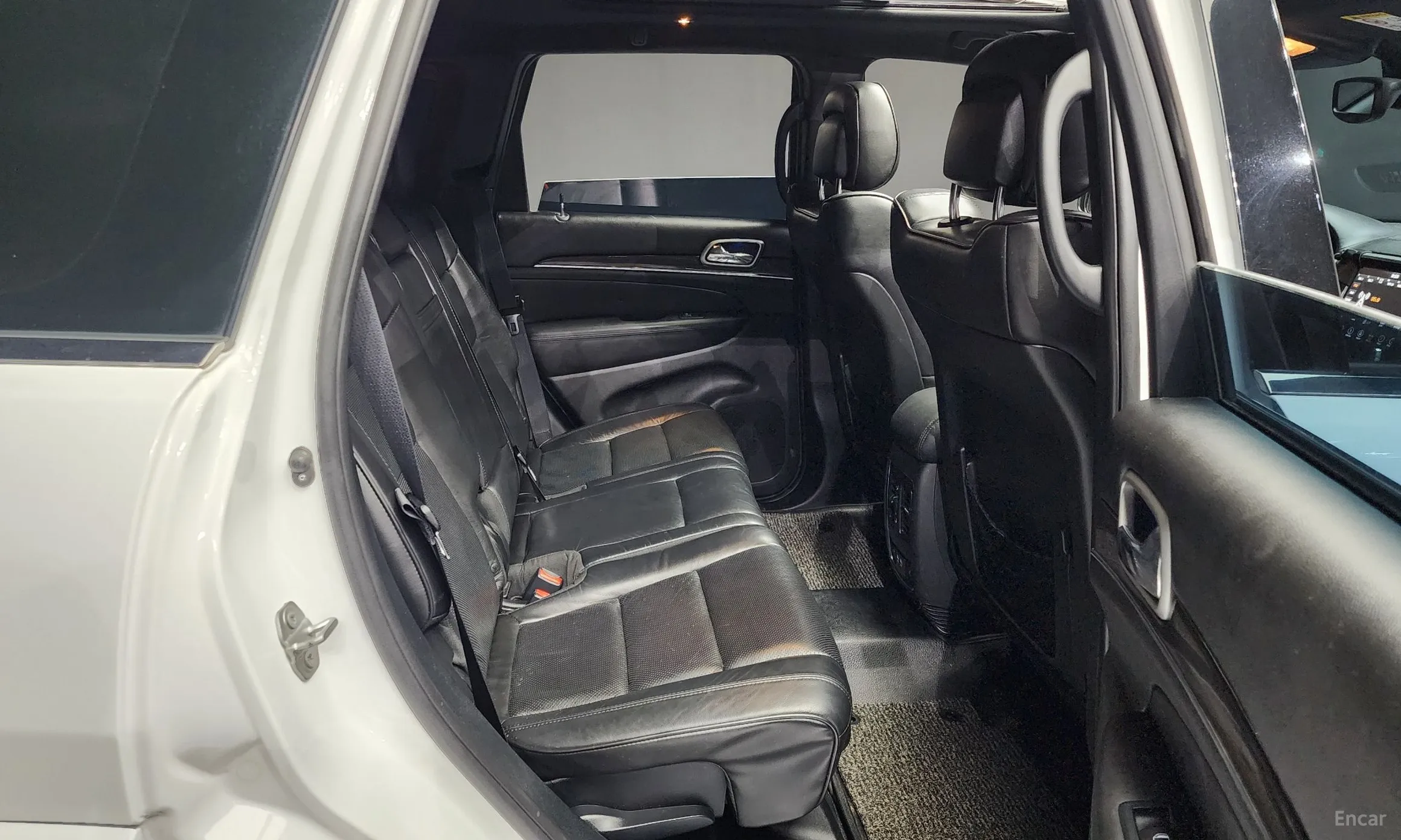 Jeep Grand Cherokee превью 12
