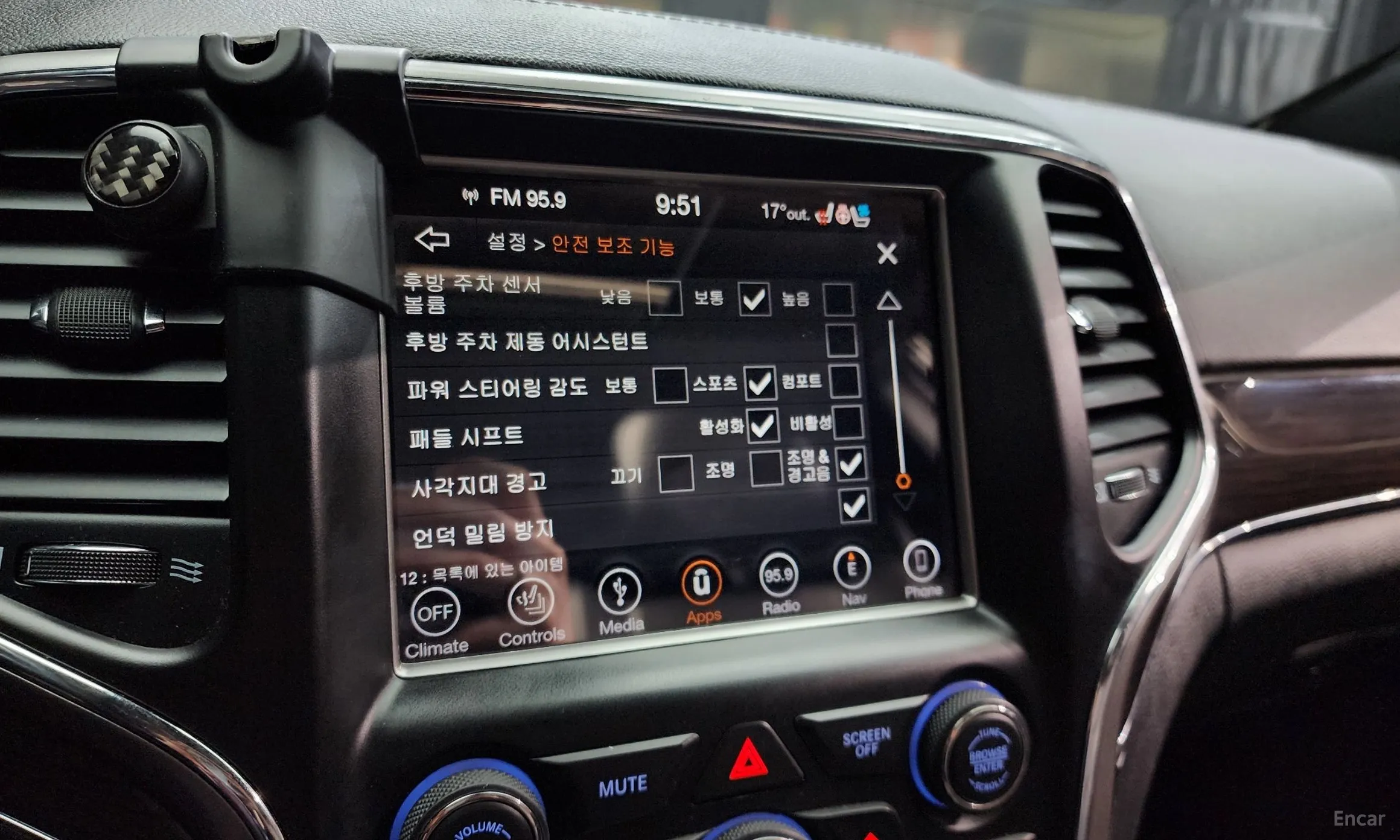 Jeep Grand Cherokee превью 17