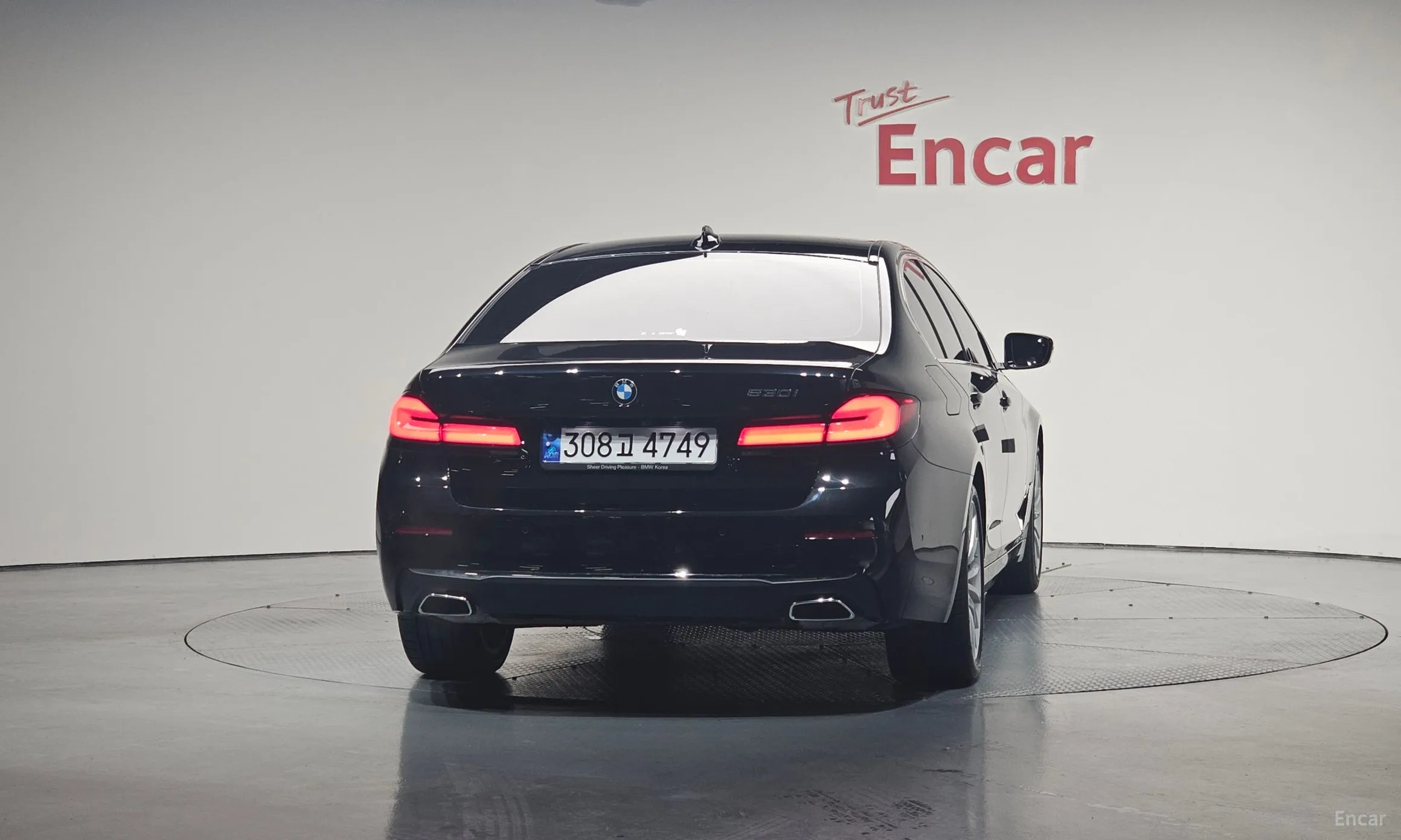 BMW 5 Series (G30) превью 3