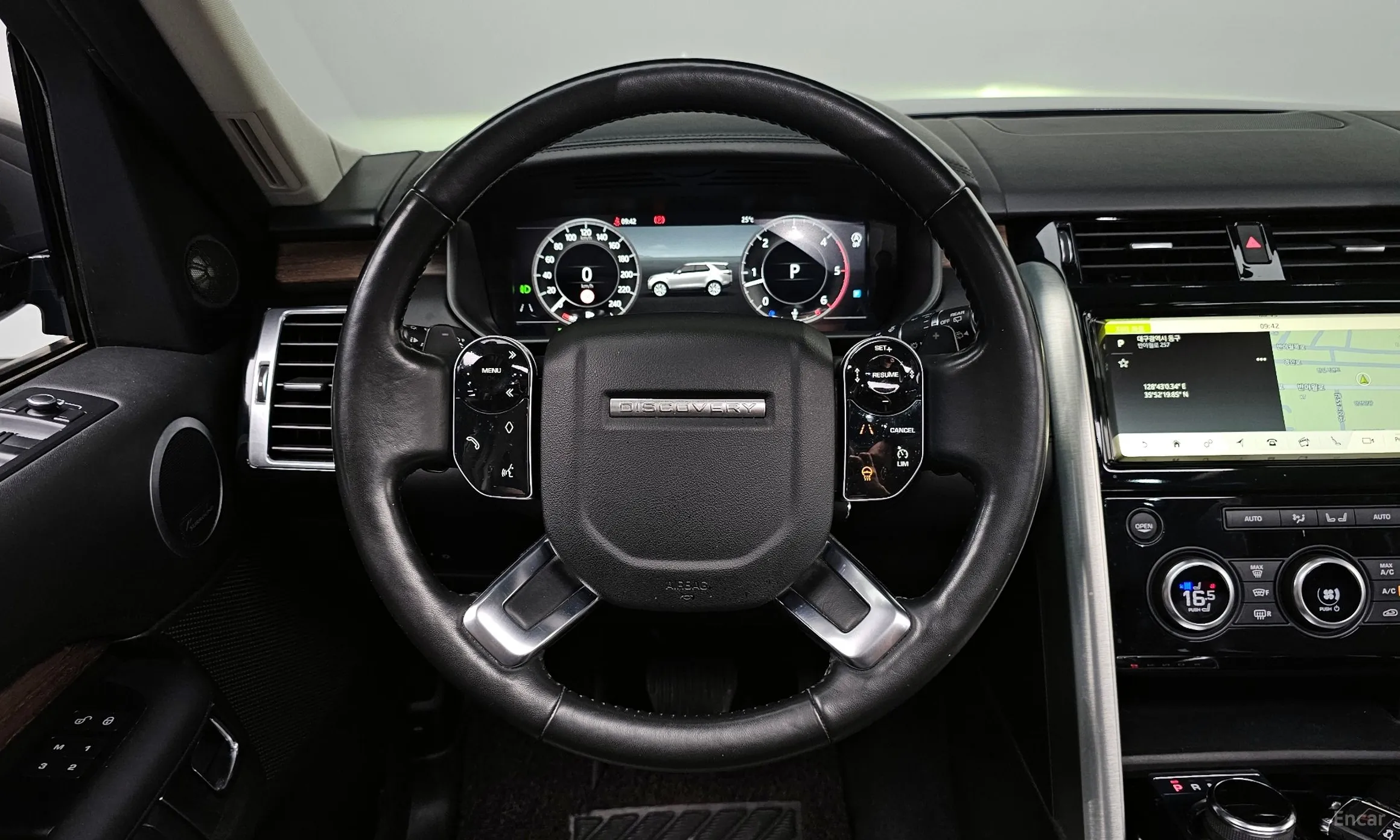 Land Rover Discovery 5 превью 12