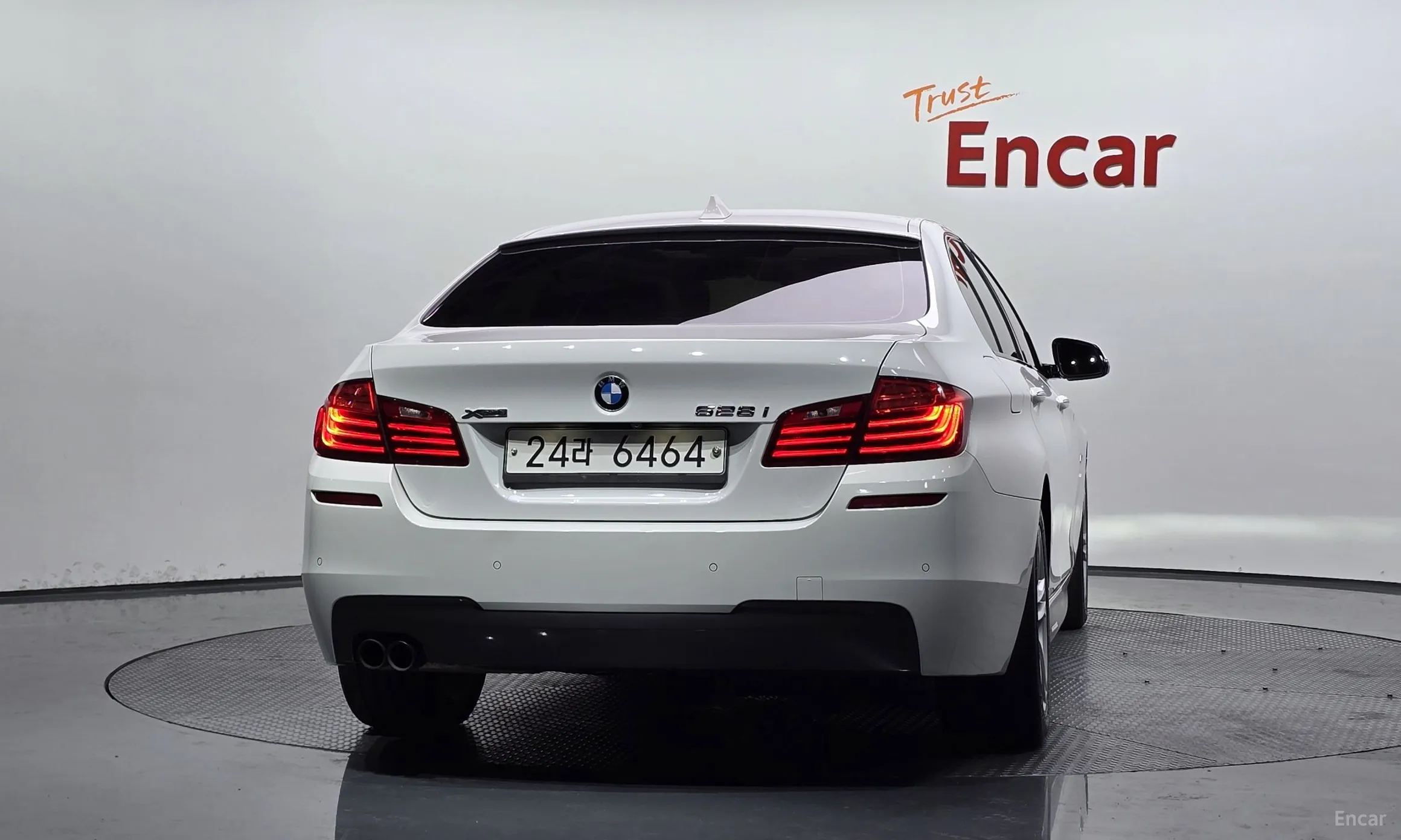 BMW 5 Series (F10) превью 3