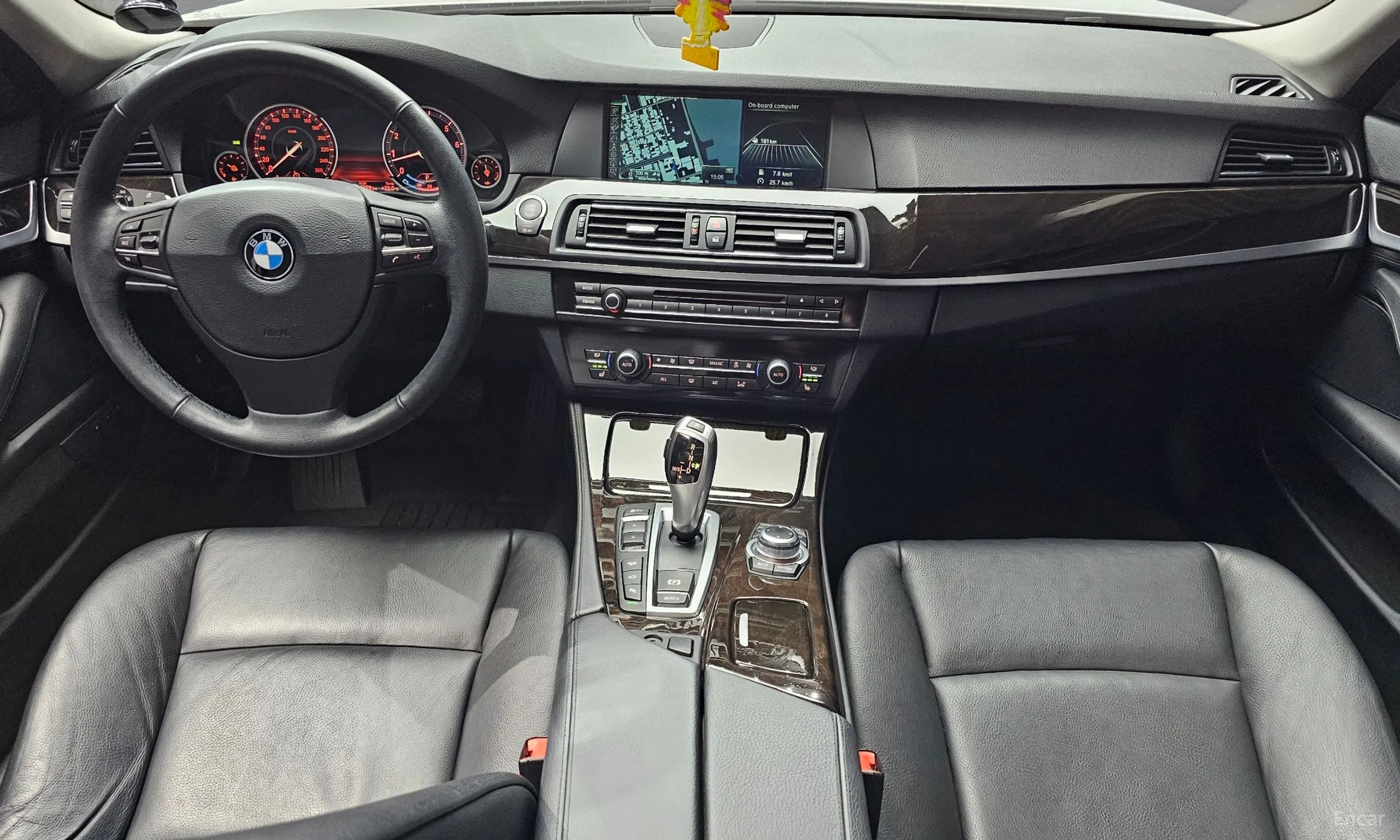 BMW 5 Series (F10) превью 4