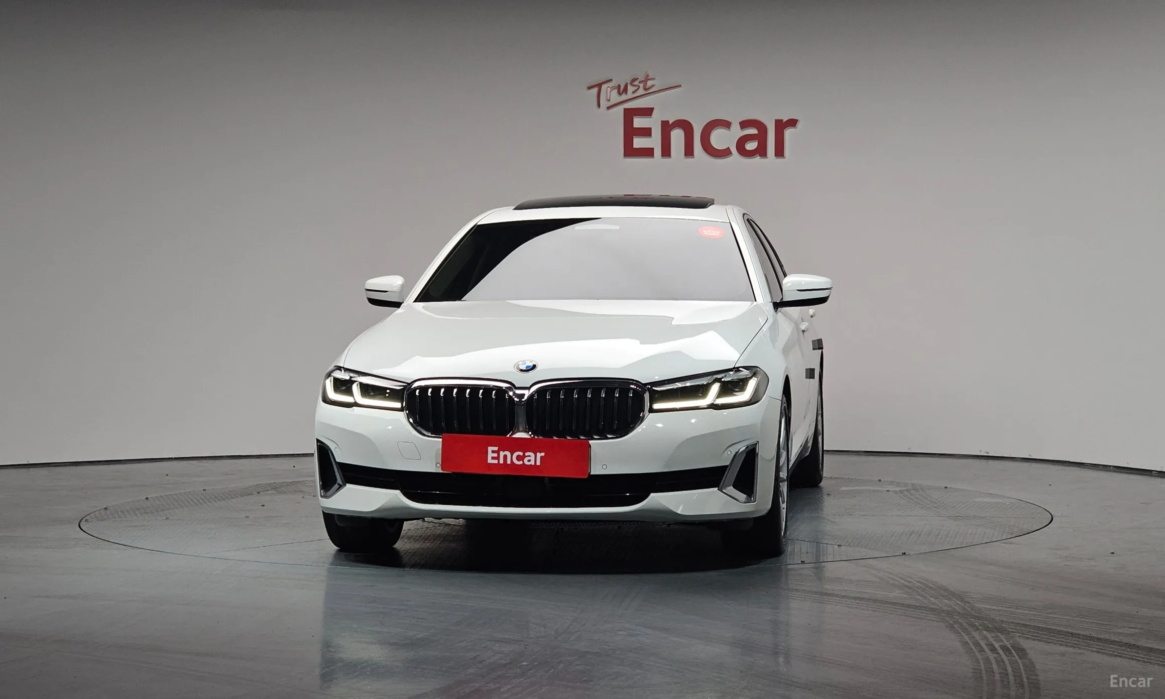 BMW 5 Series (G30) превью 2