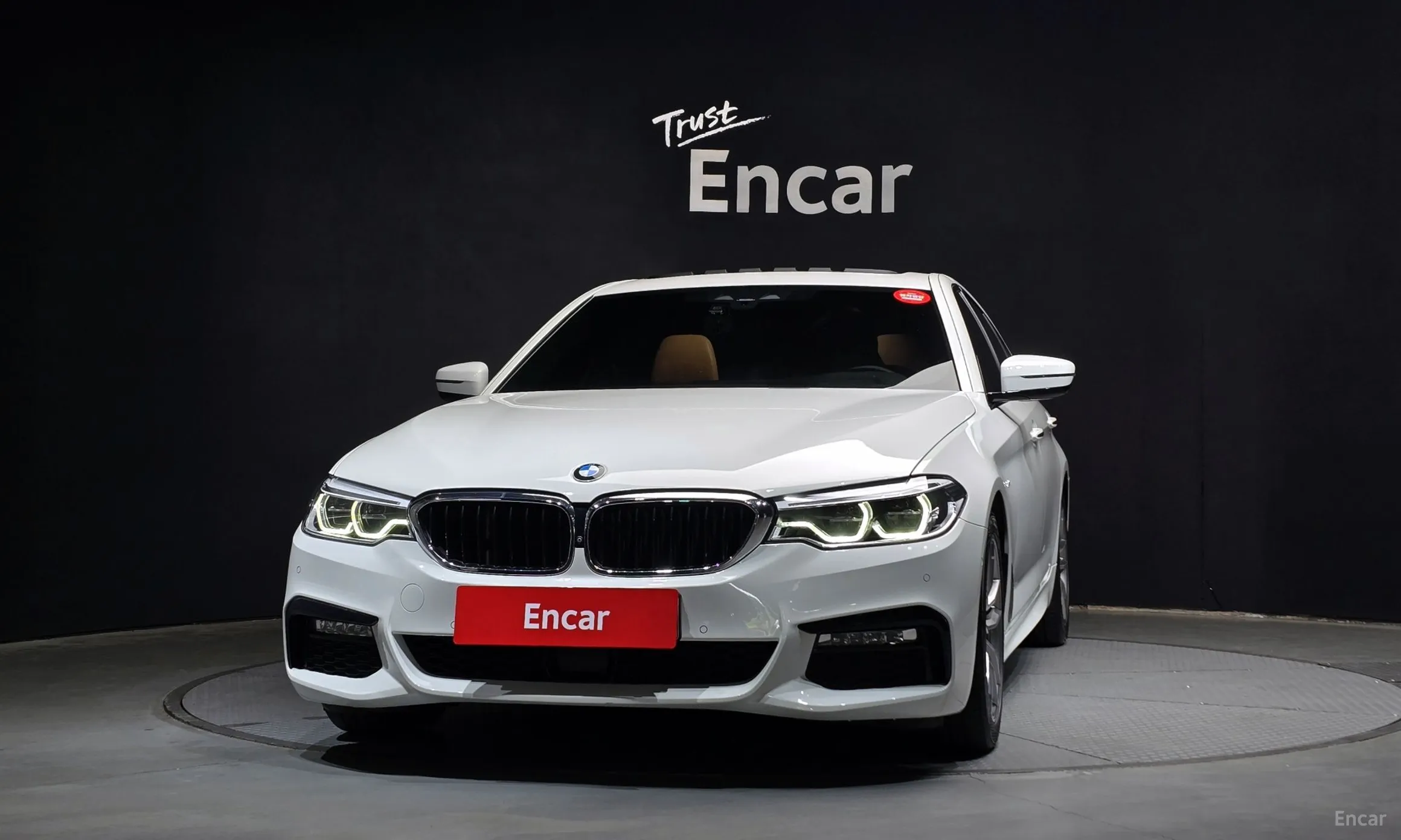 BMW 5 Series (G30) превью 2