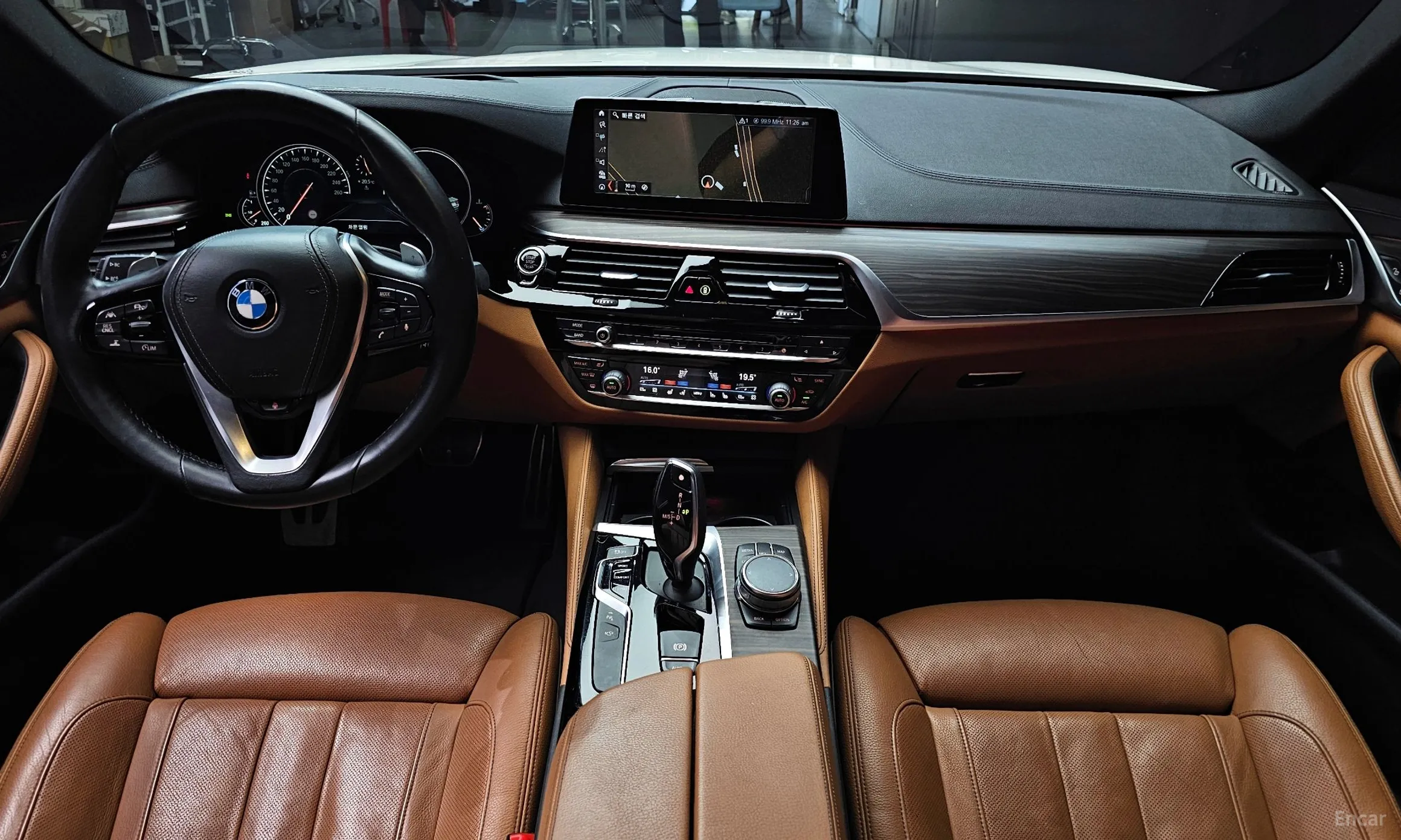 BMW 5 Series (G30) превью 4