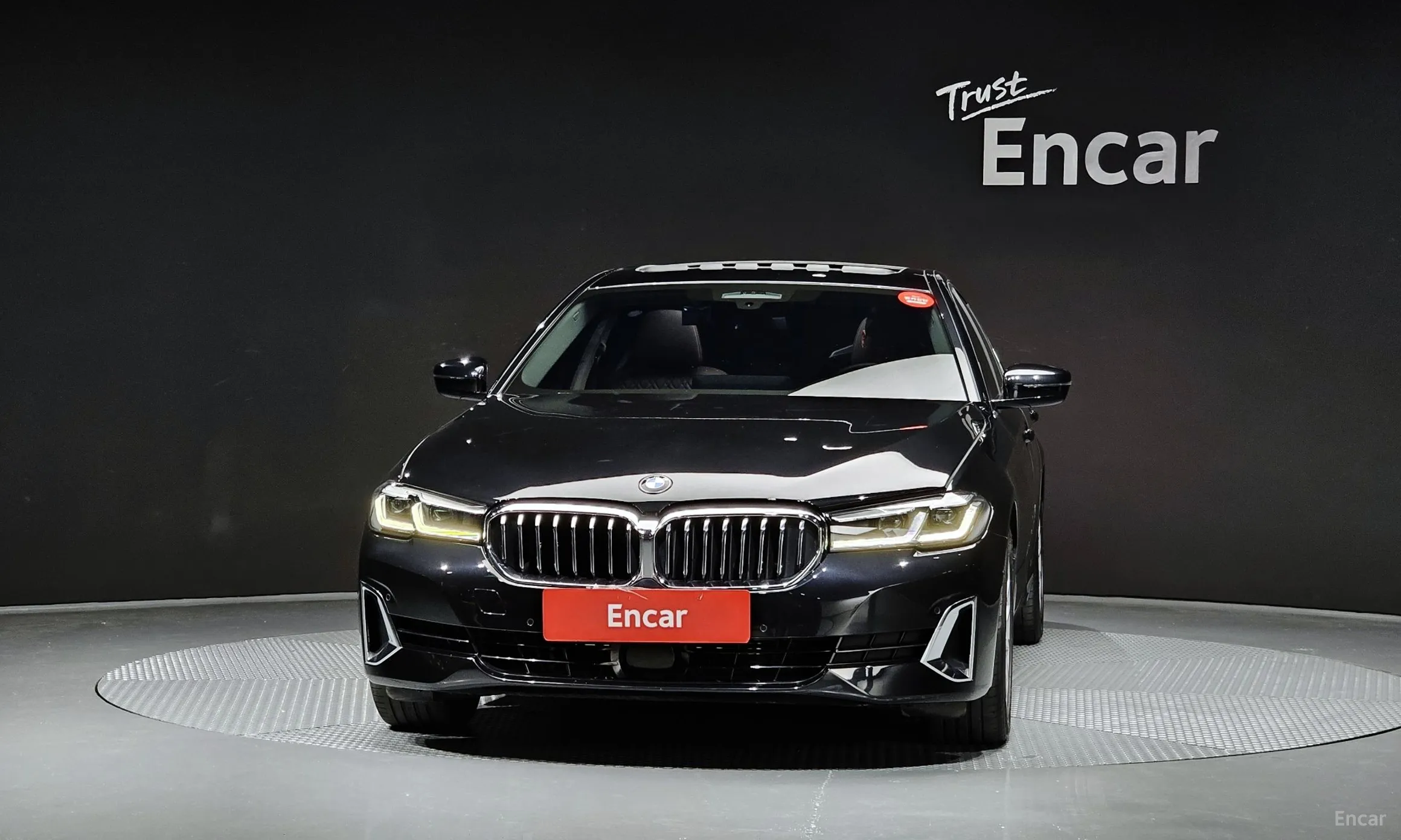 BMW 5 Series (G30) превью 2