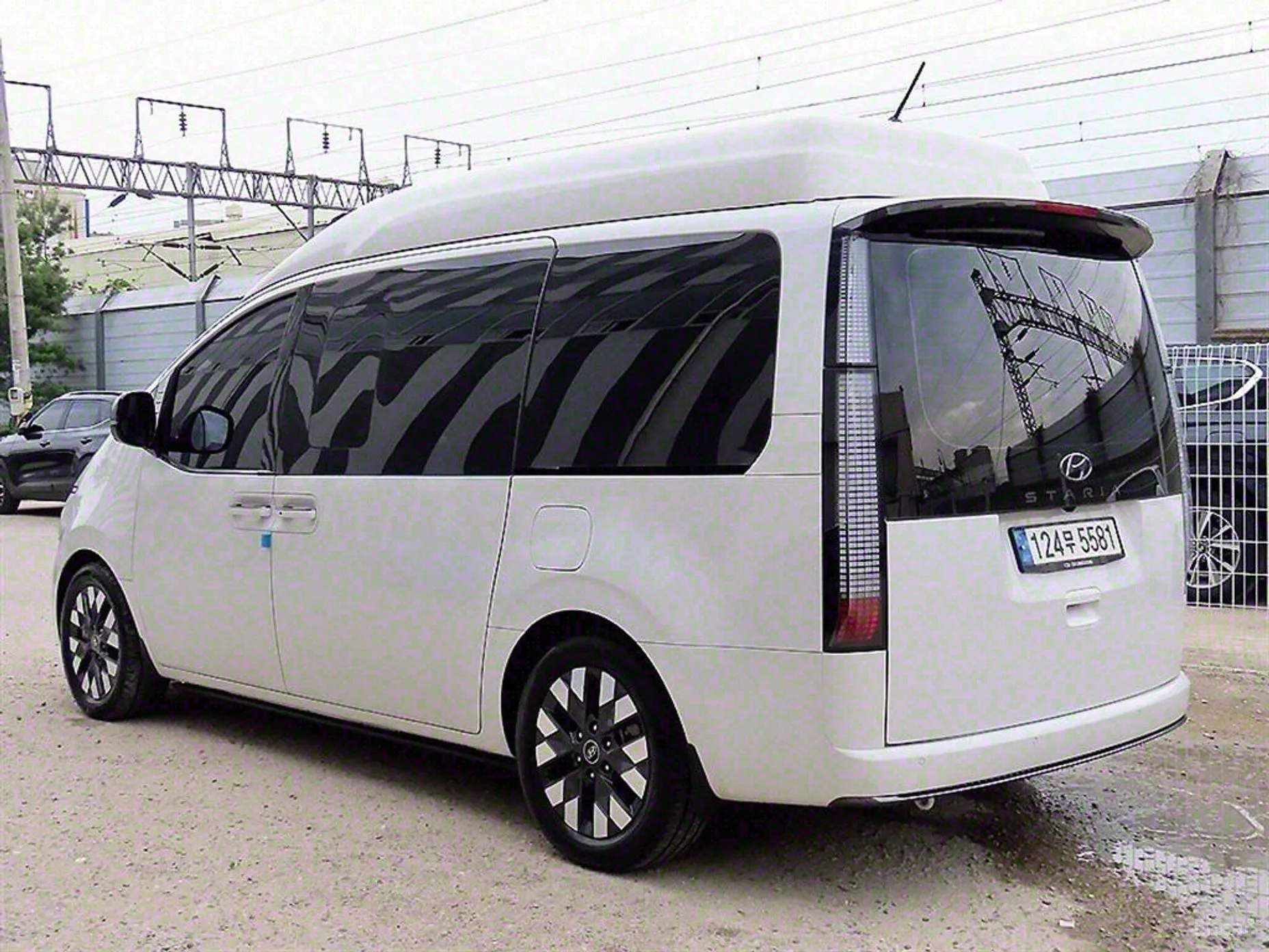 Hyundai Staria