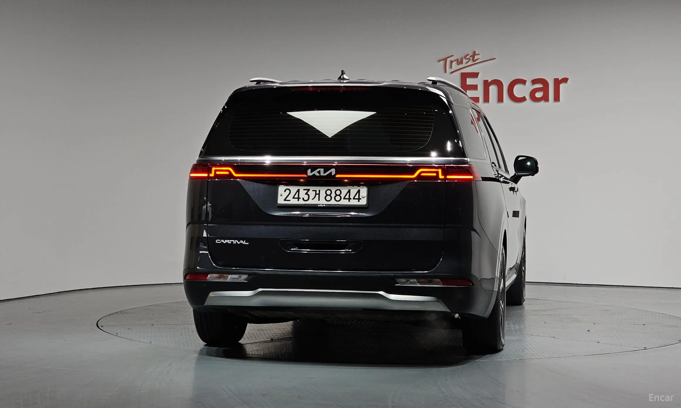 Kia Carnival Gen 4 превью 3