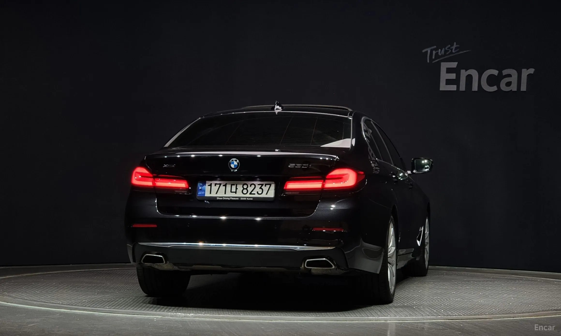 BMW 5 Series (G30) превью 3