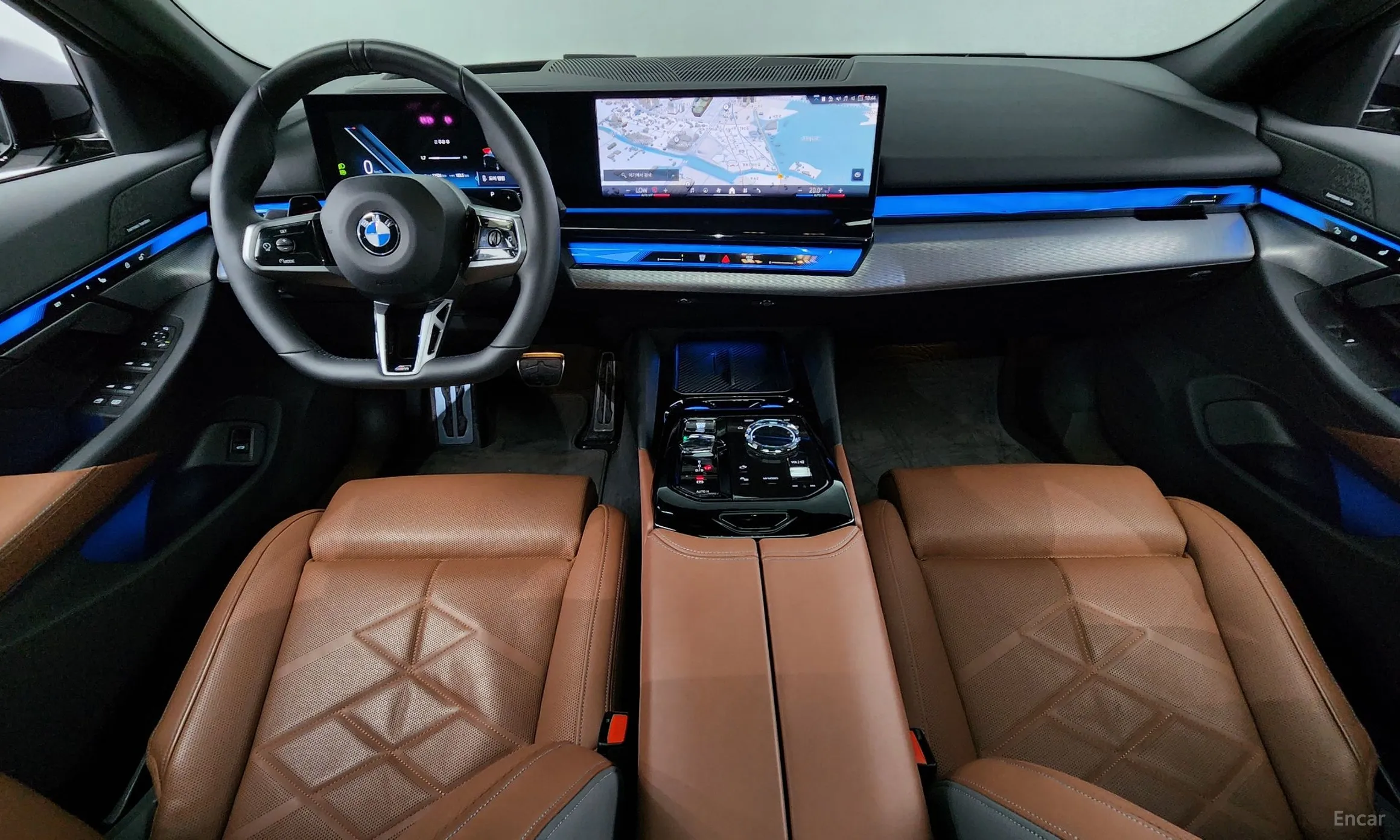 BMW 5 Series (G60) превью 4