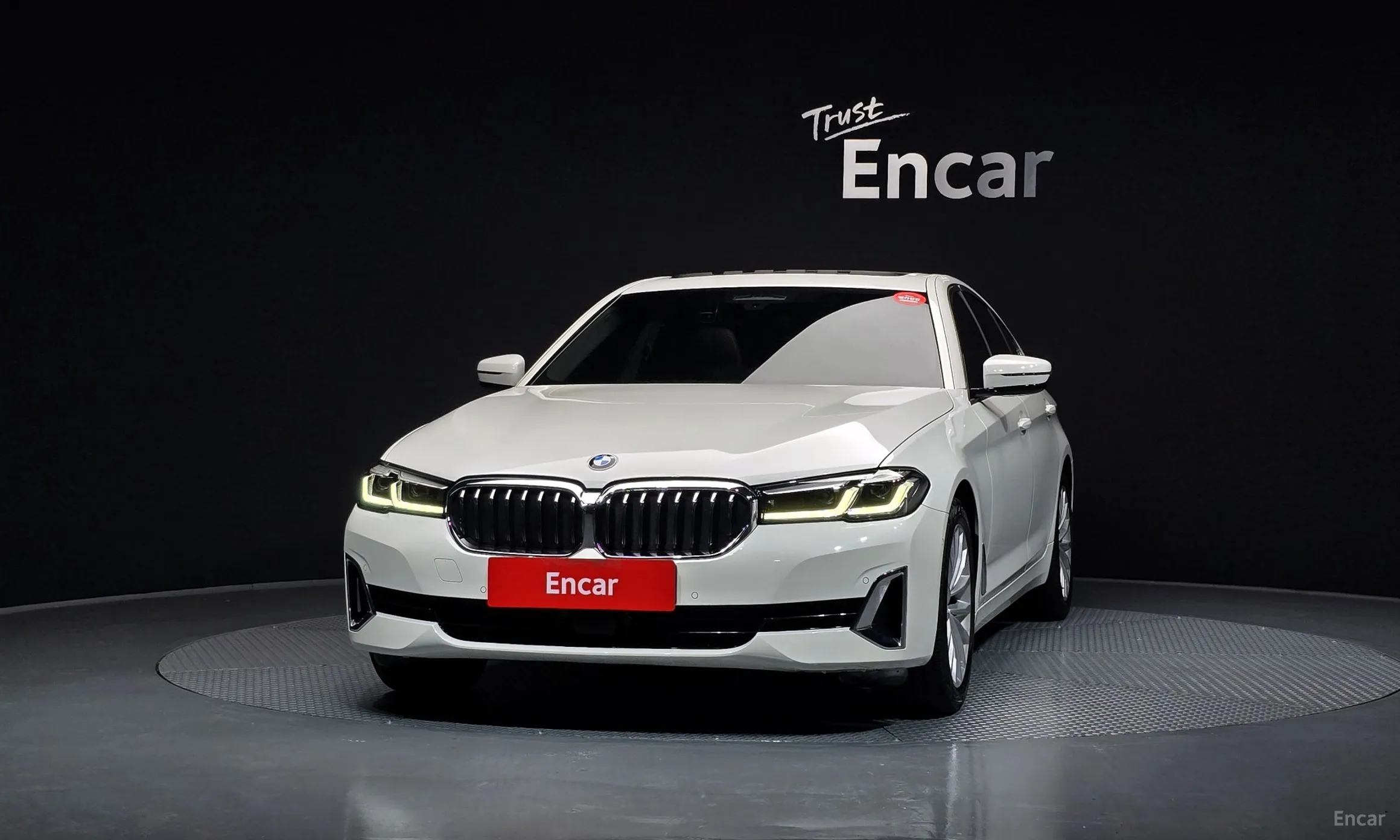BMW 5 Series (G30) превью 2