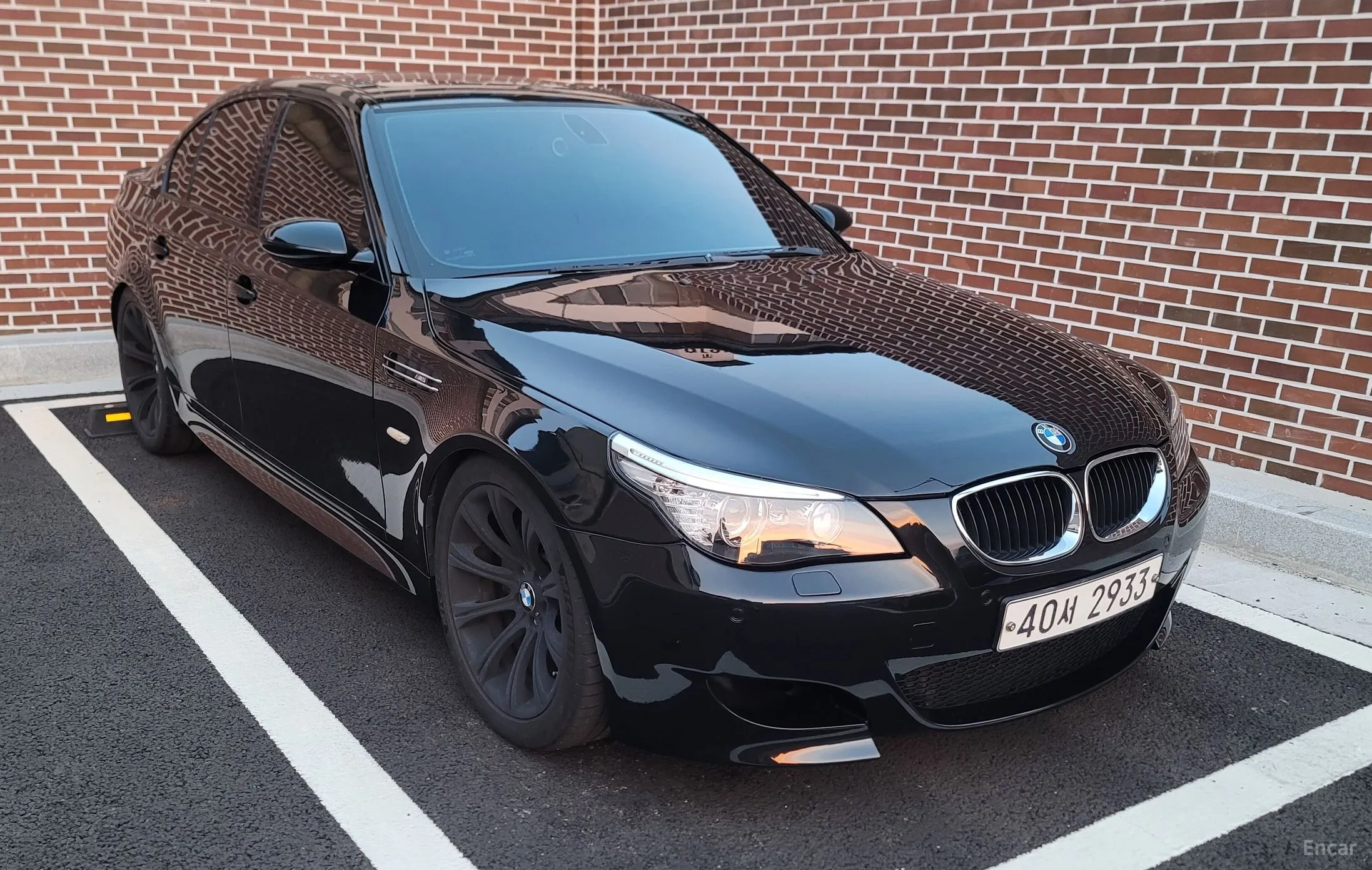 BMW M5 (E60)